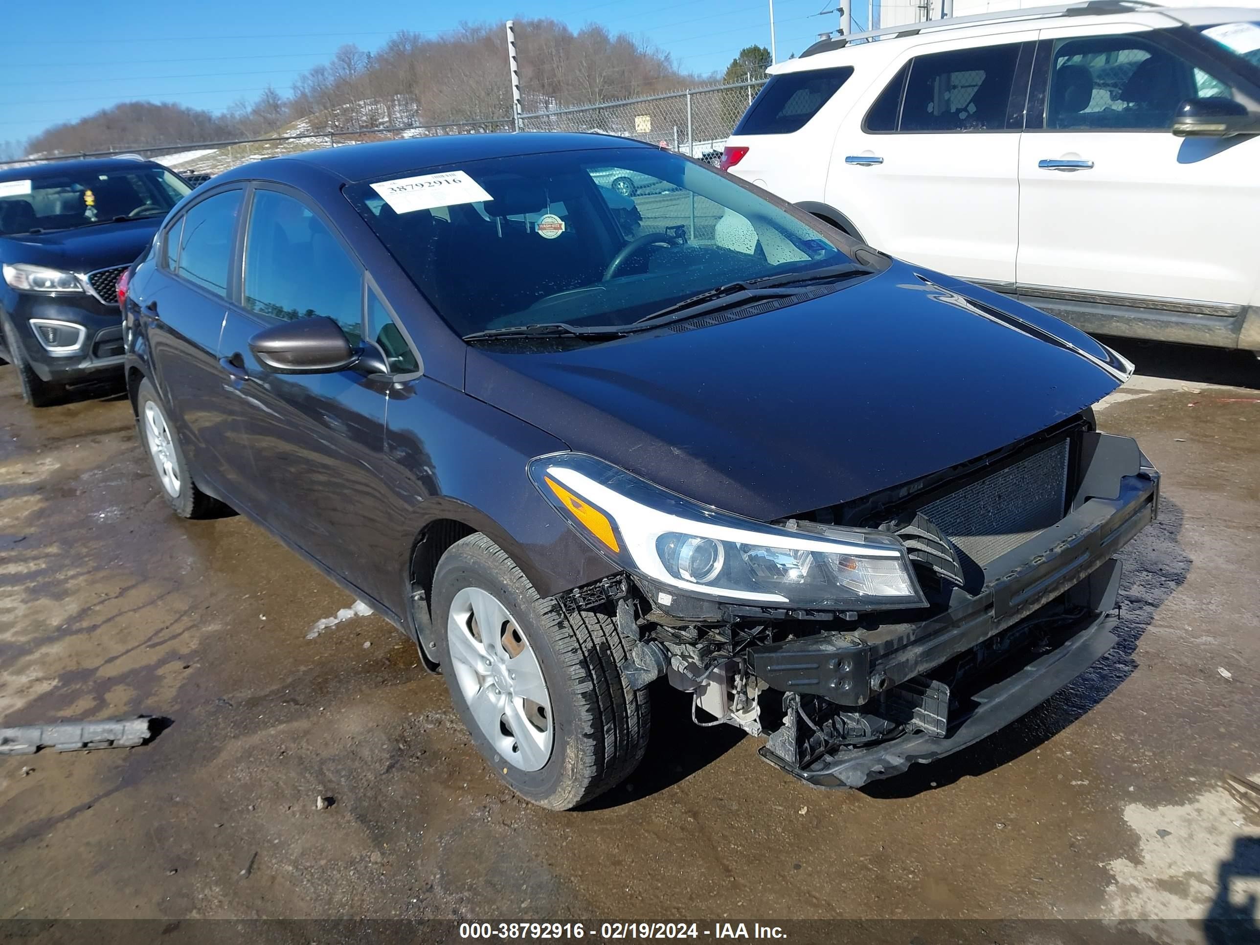 KIA FORTE 2018 3kpfk4a78je177069