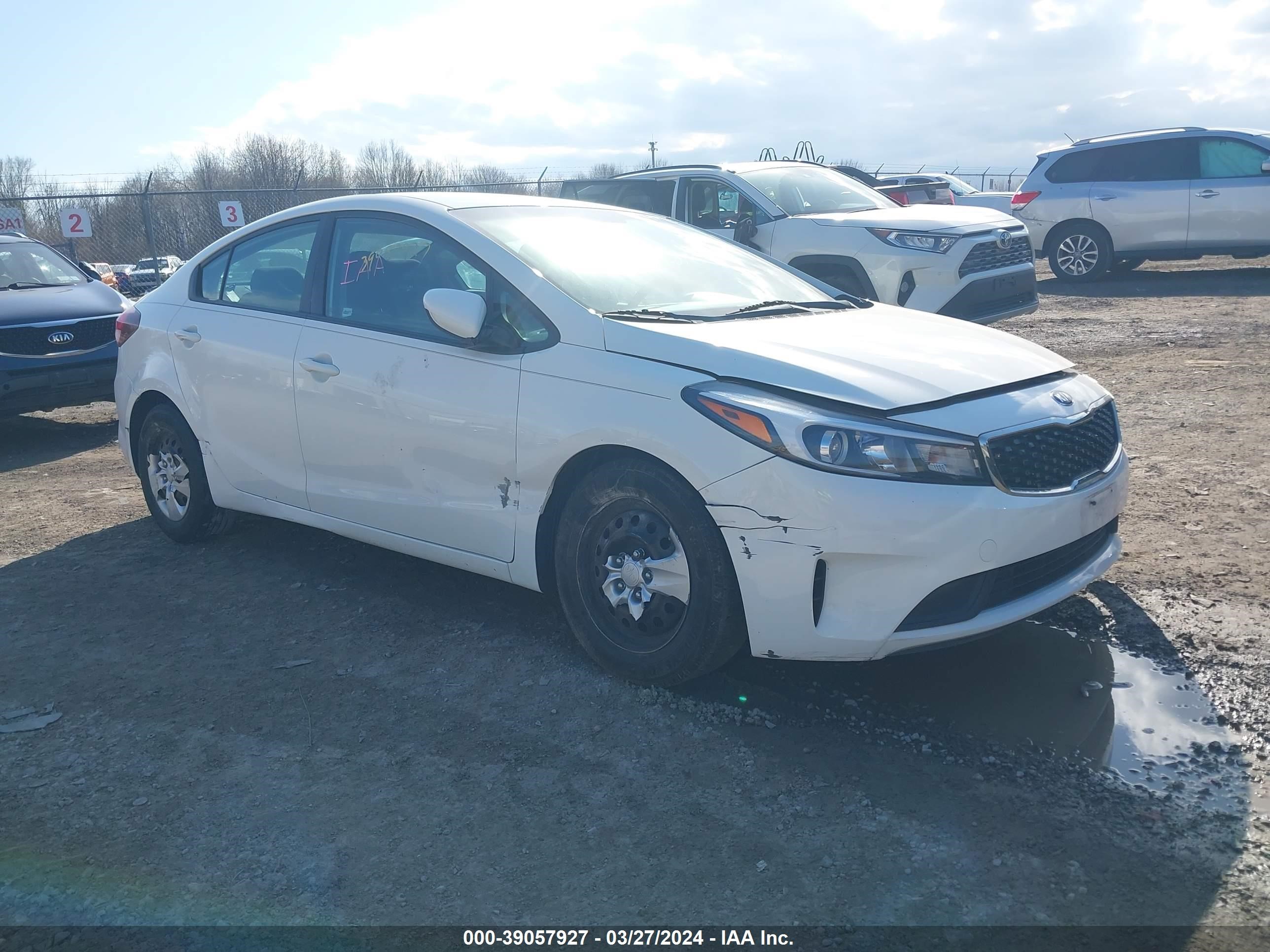 KIA FORTE 2018 3kpfk4a78je263384