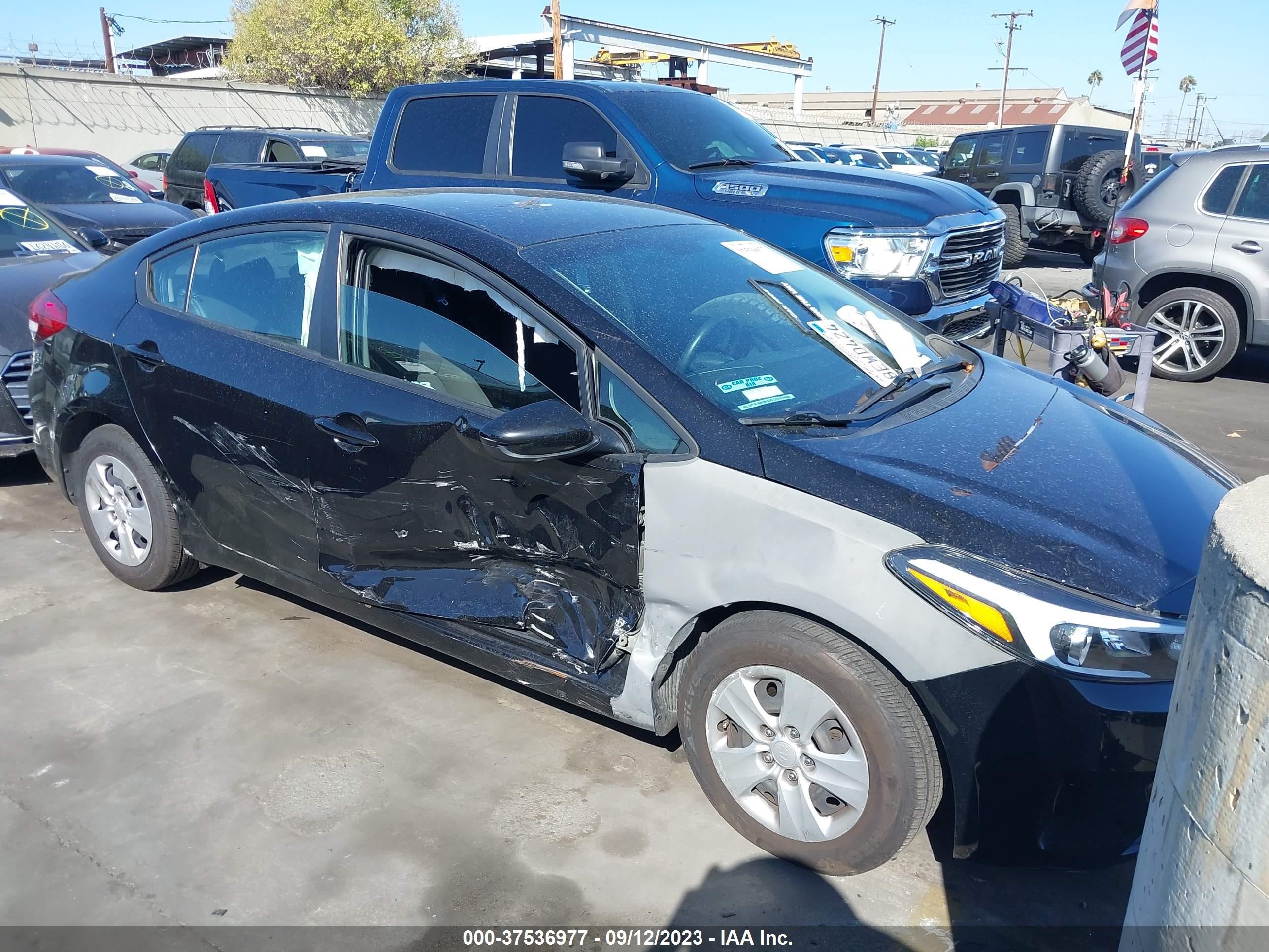 KIA FORTE 2018 3kpfk4a78je282338