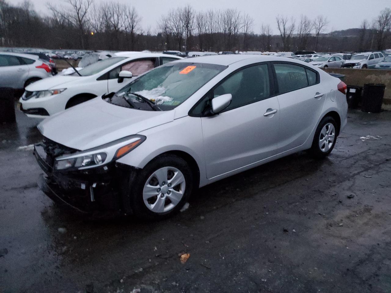 KIA FORTE 2018 3kpfl4a72je190347