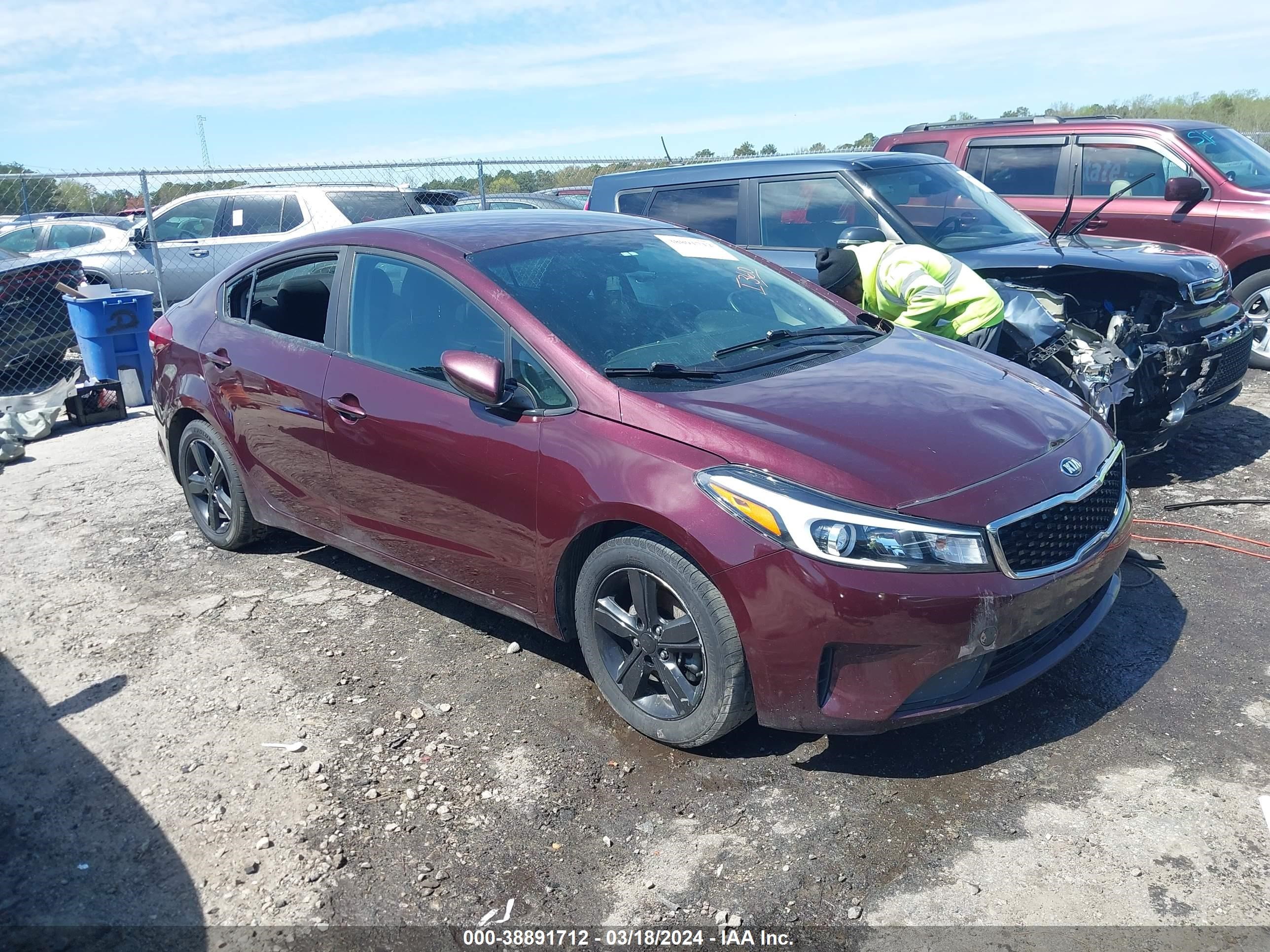 KIA FORTE 2018 3kpfl4a72je269825