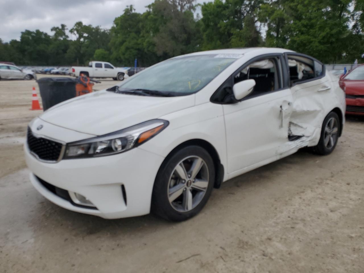 KIA FORTE 2018 3kpfl4a73je266013