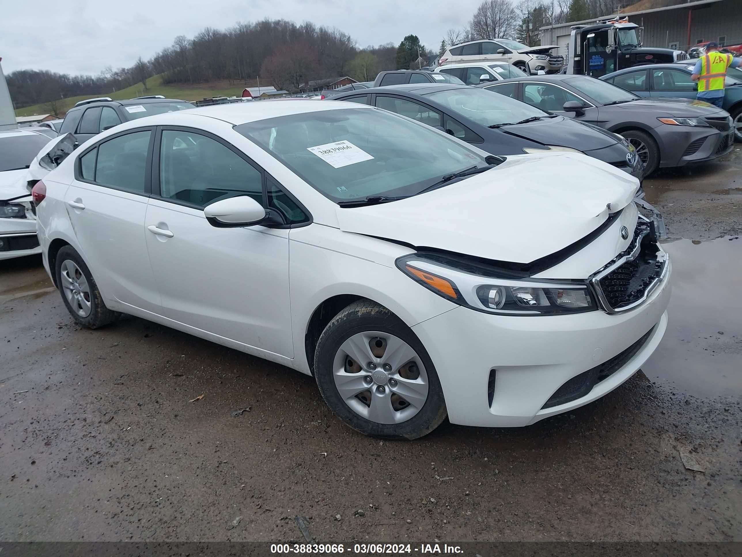 KIA FORTE 2017 3kpfl4a74he062895