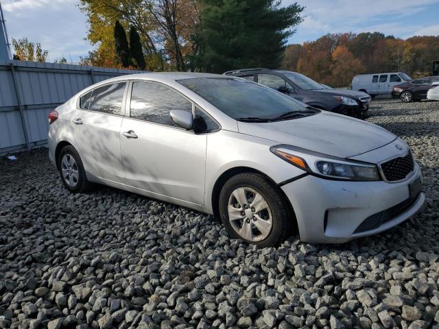 KIA FORTE LX 2018 3kpfl4a74je248409