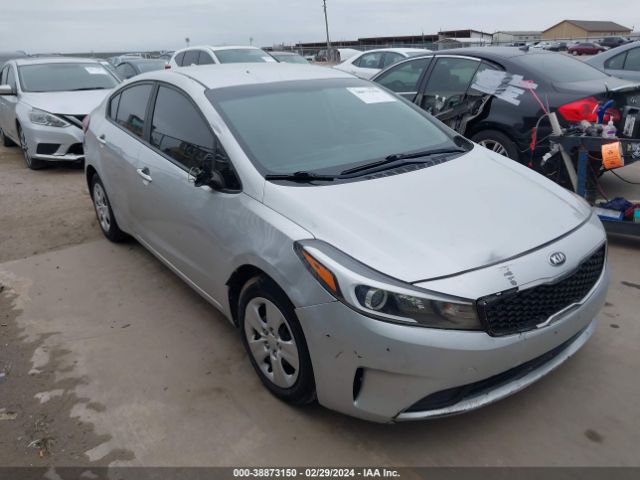 KIA FORTE 2018 3kpfl4a74je249141