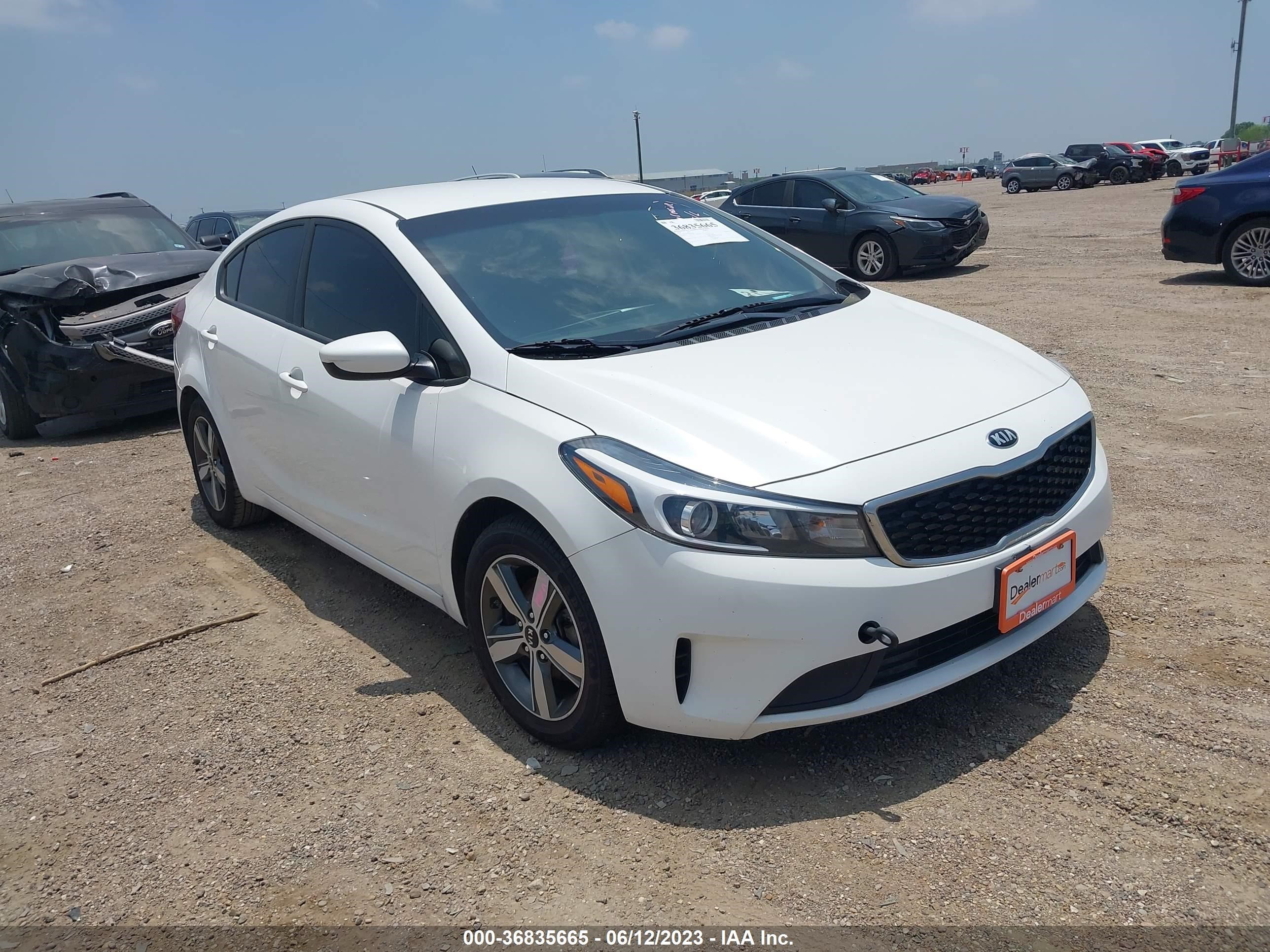 KIA FORTE 2018 3kpfl4a75je256325