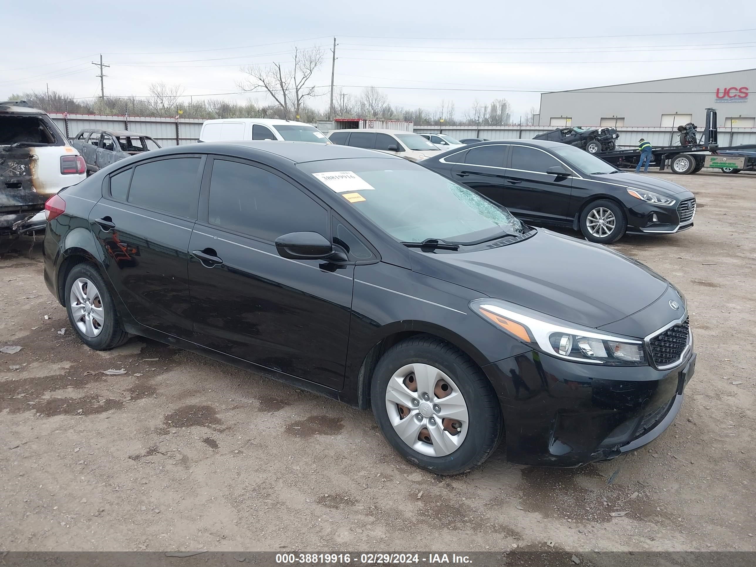 KIA FORTE 2018 3kpfl4a77je204050