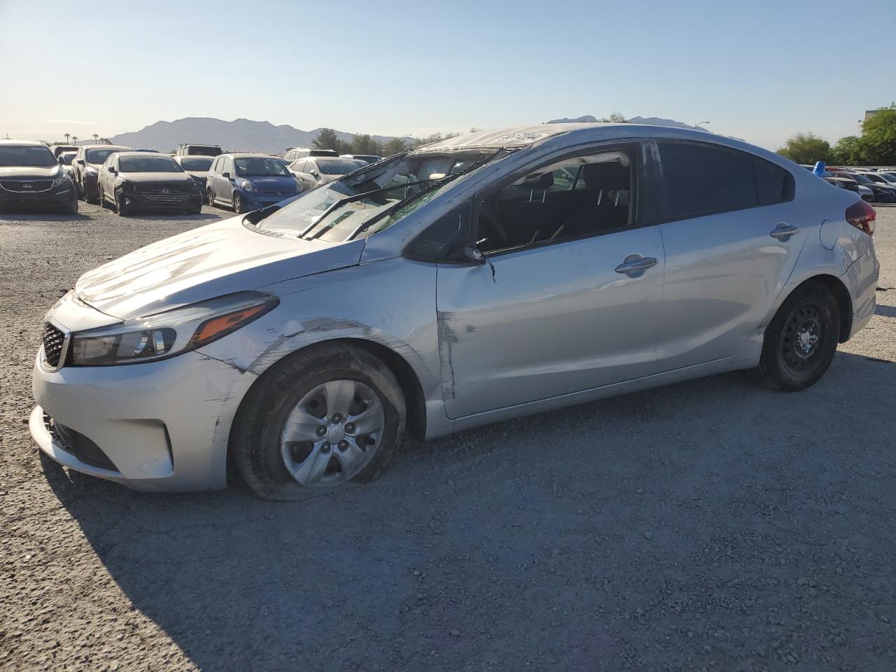 KIA FORTE 2018 3kpfl4a79je213185