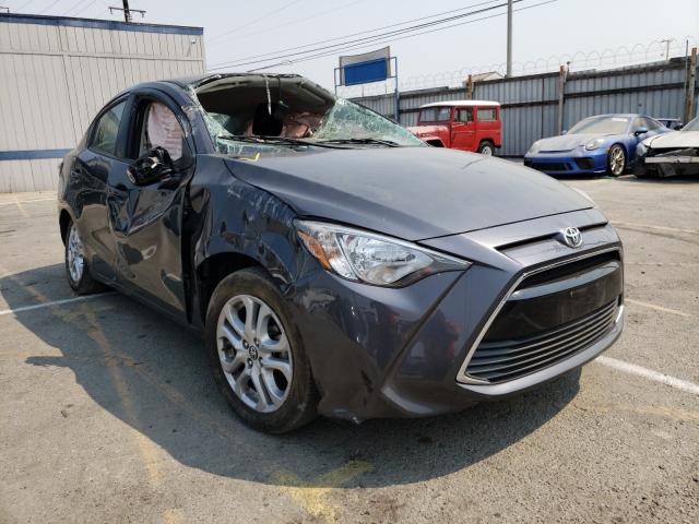 TOYOTA YARIS 2017 3mydlbyv1hy148343