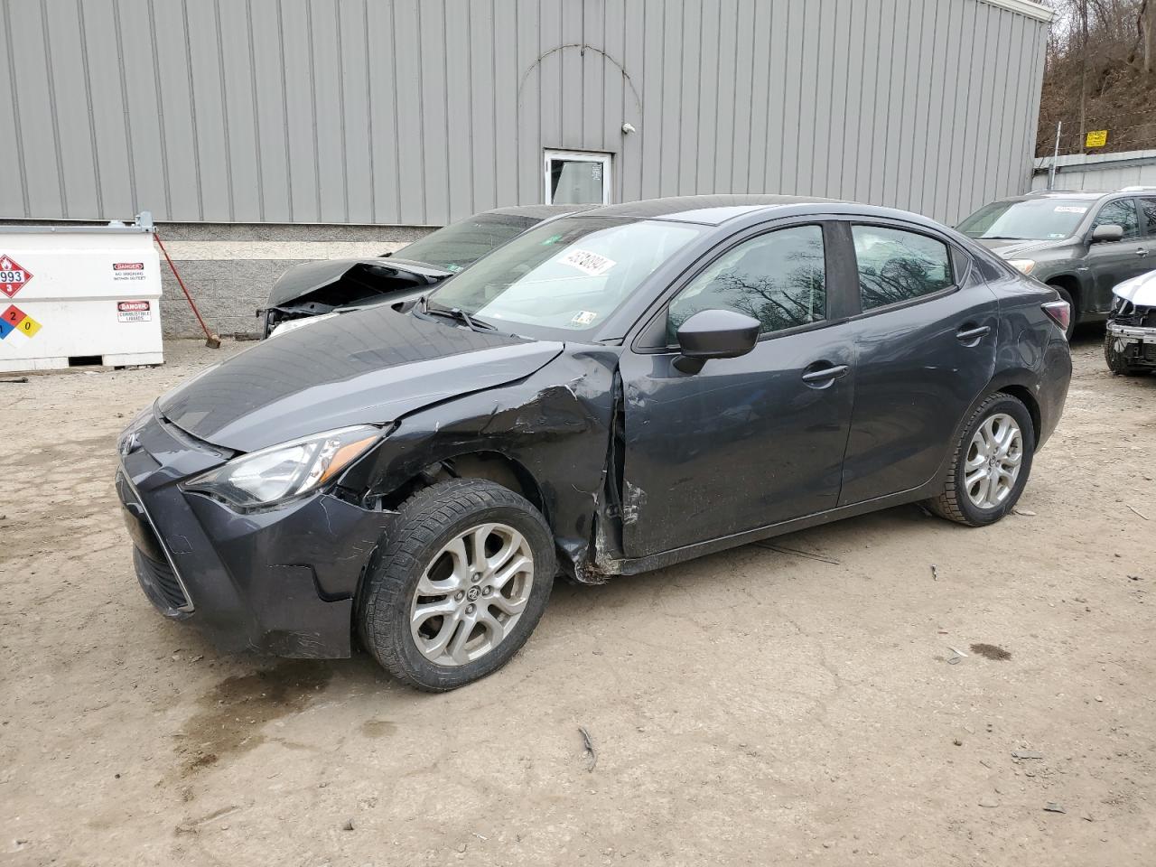 TOYOTA YARIS 2017 3mydlbyv5hy181636