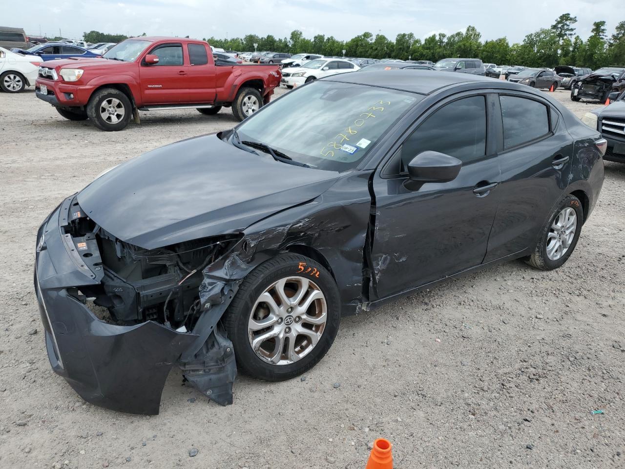 SCION IA 2016 3mydlbzv5gy116461