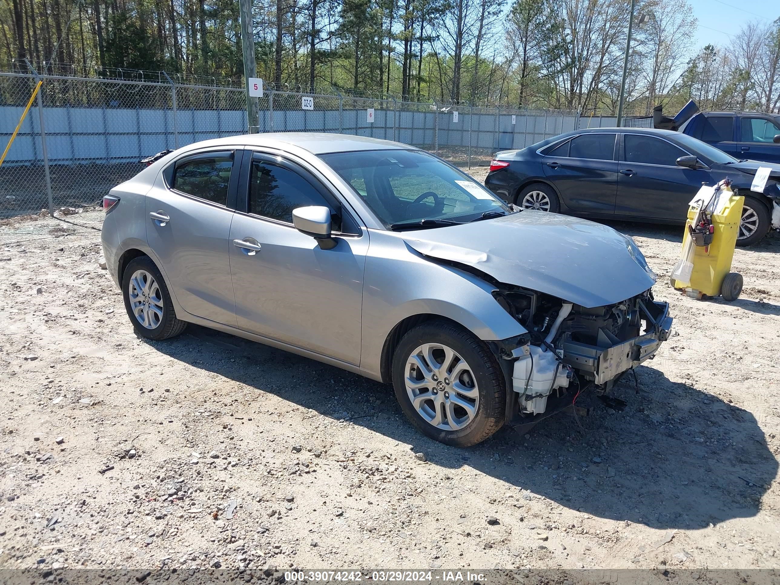 SCION IA 2016 3mydlbzv5gy118985