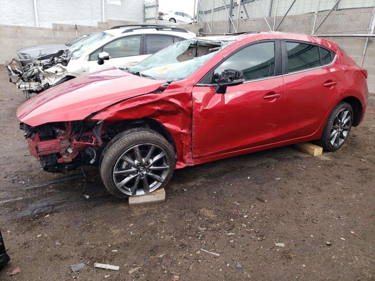 MAZDA 3 2018 3mzbn1l32jm222752