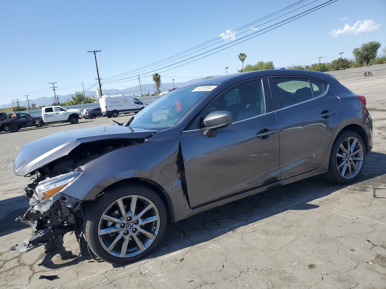 MAZDA 3 2018 3mzbn1l35jm185759