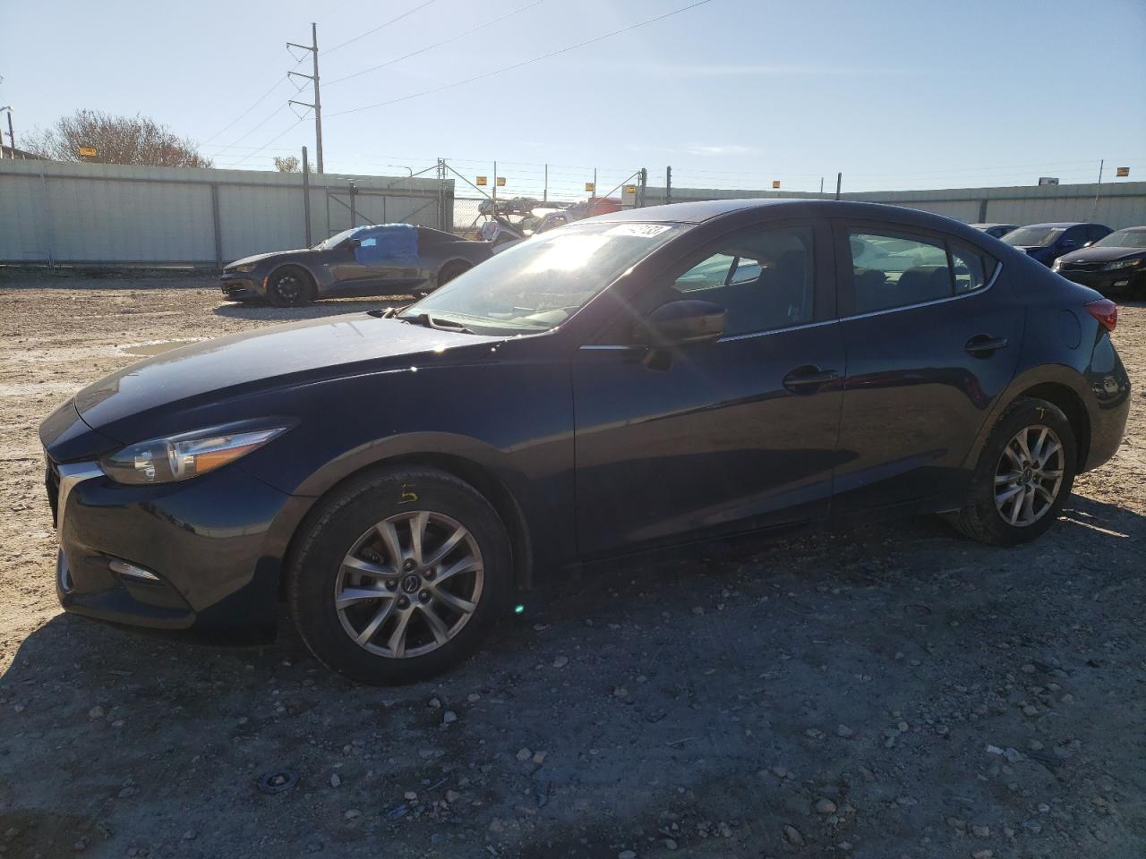 MAZDA 3 2018 3mzbn1u74jm219059