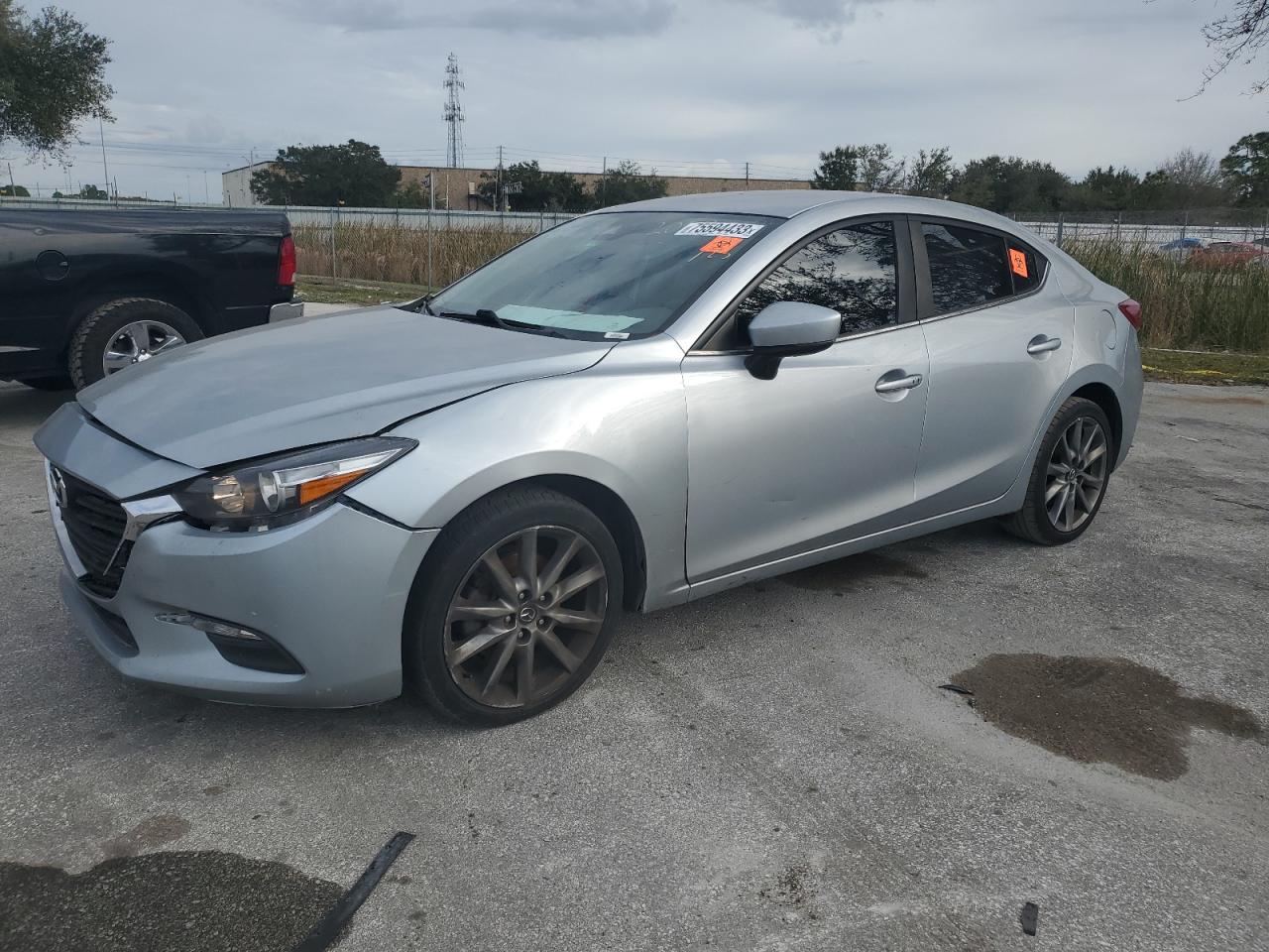 MAZDA 3 2018 3mzbn1v31jm205213