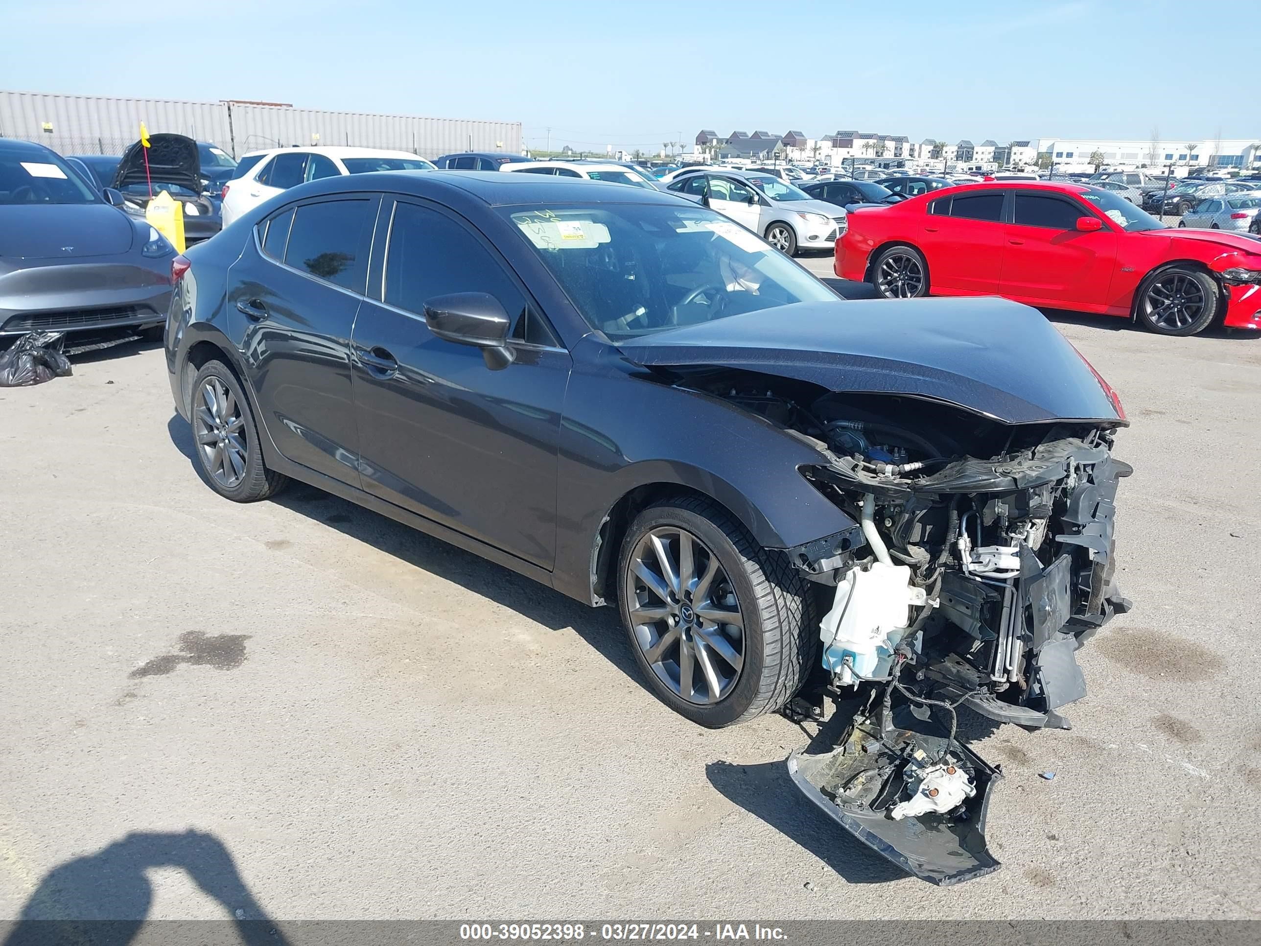 MAZDA 3 2018 3mzbn1v34jm161336