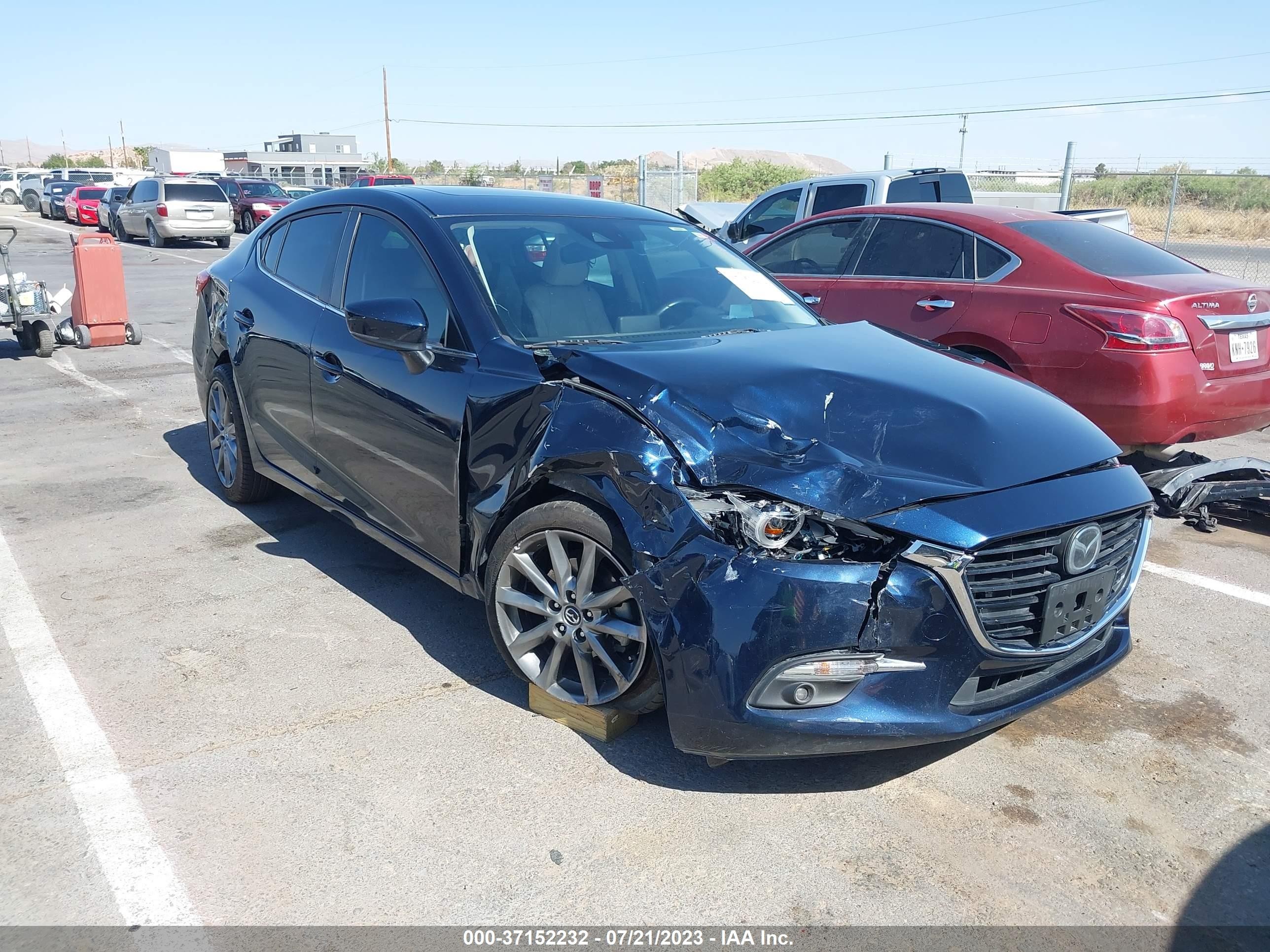 MAZDA 3 2018 3mzbn1w31jm181042