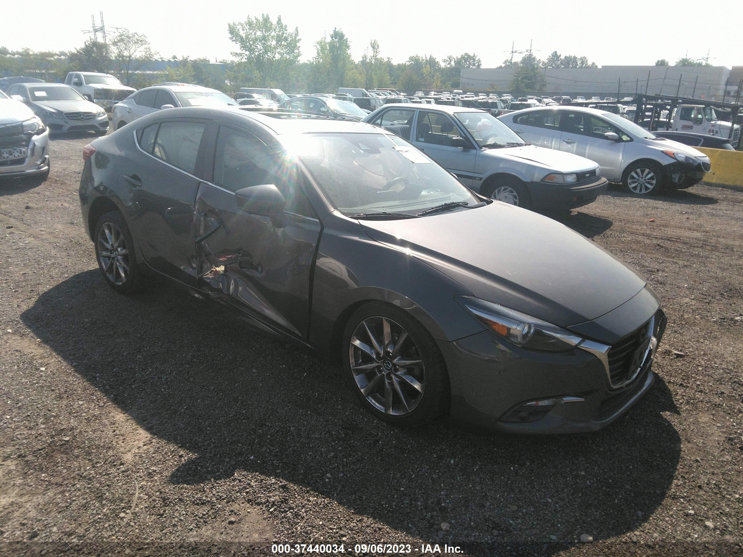 MAZDA 3 2018 3mzbn1w34jm163800