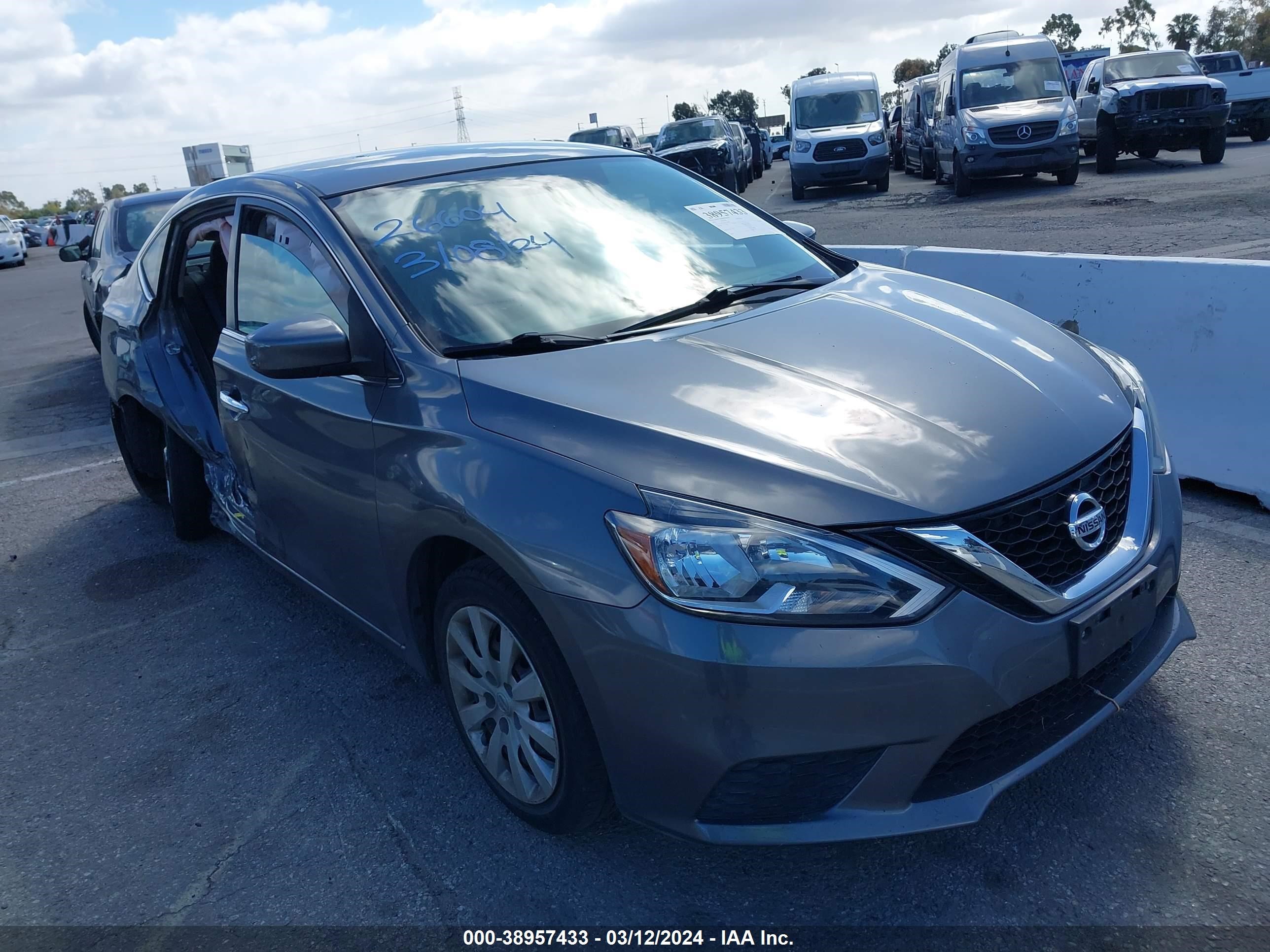 NISSAN SENTRA 2018 3n1ab7ap6jy325605