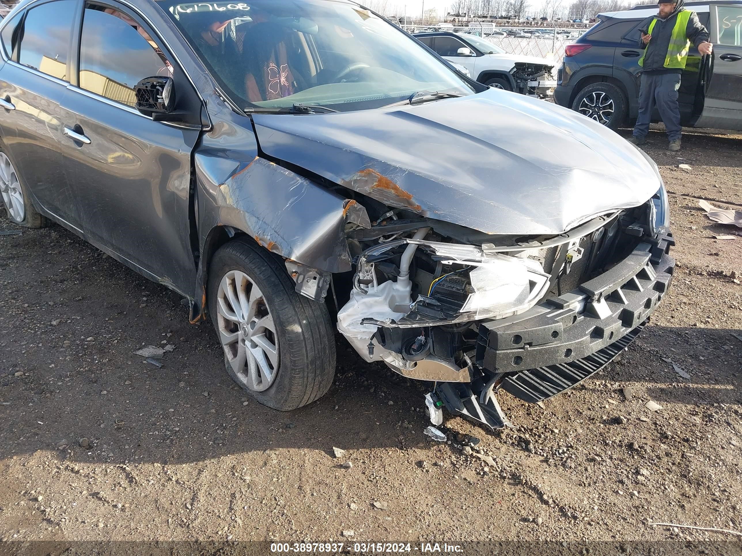 NISSAN SENTRA 2018 3n1ab7ap8jl617608