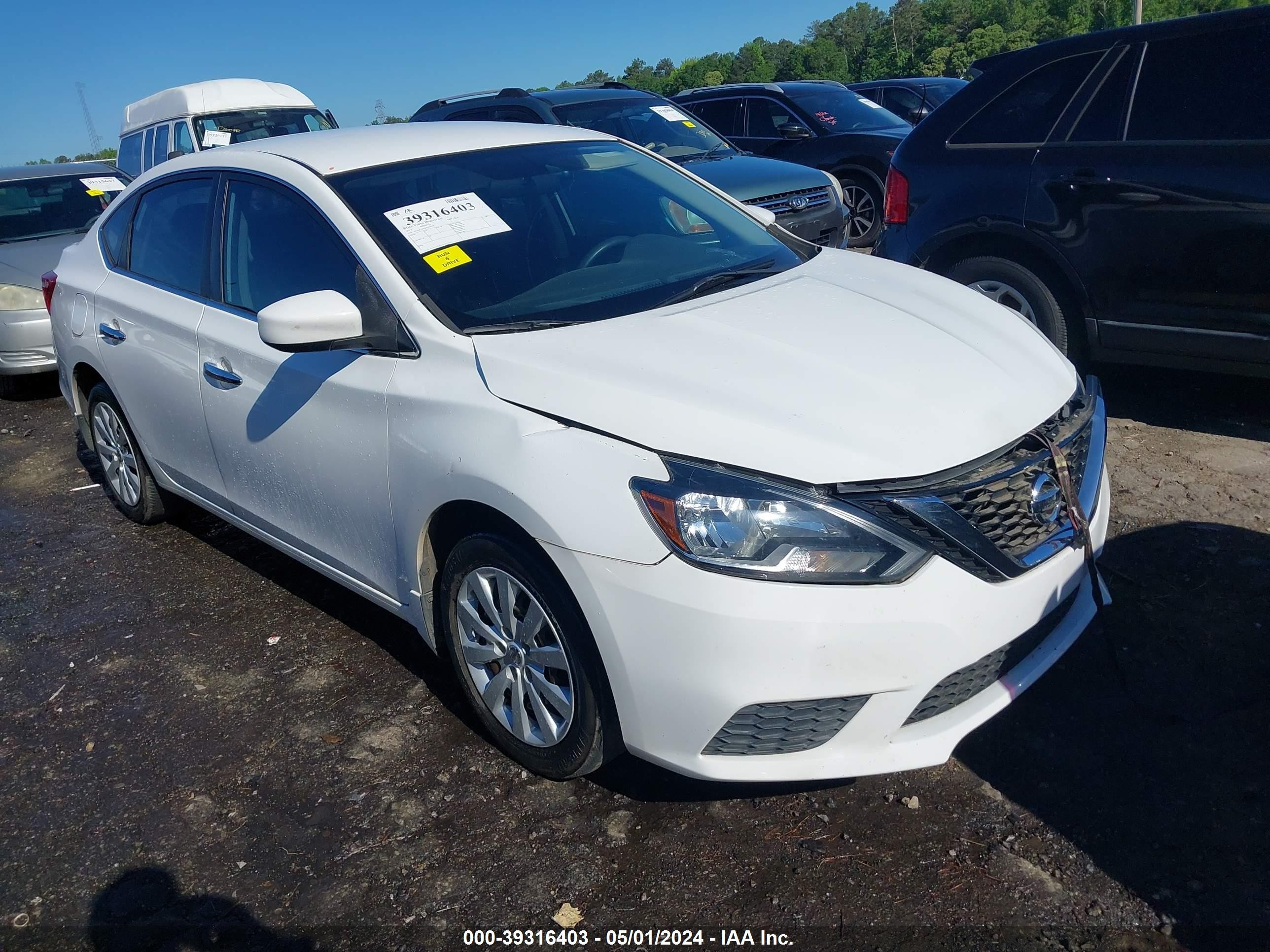 NISSAN SENTRA 2017 3n1ab7apxhy204117