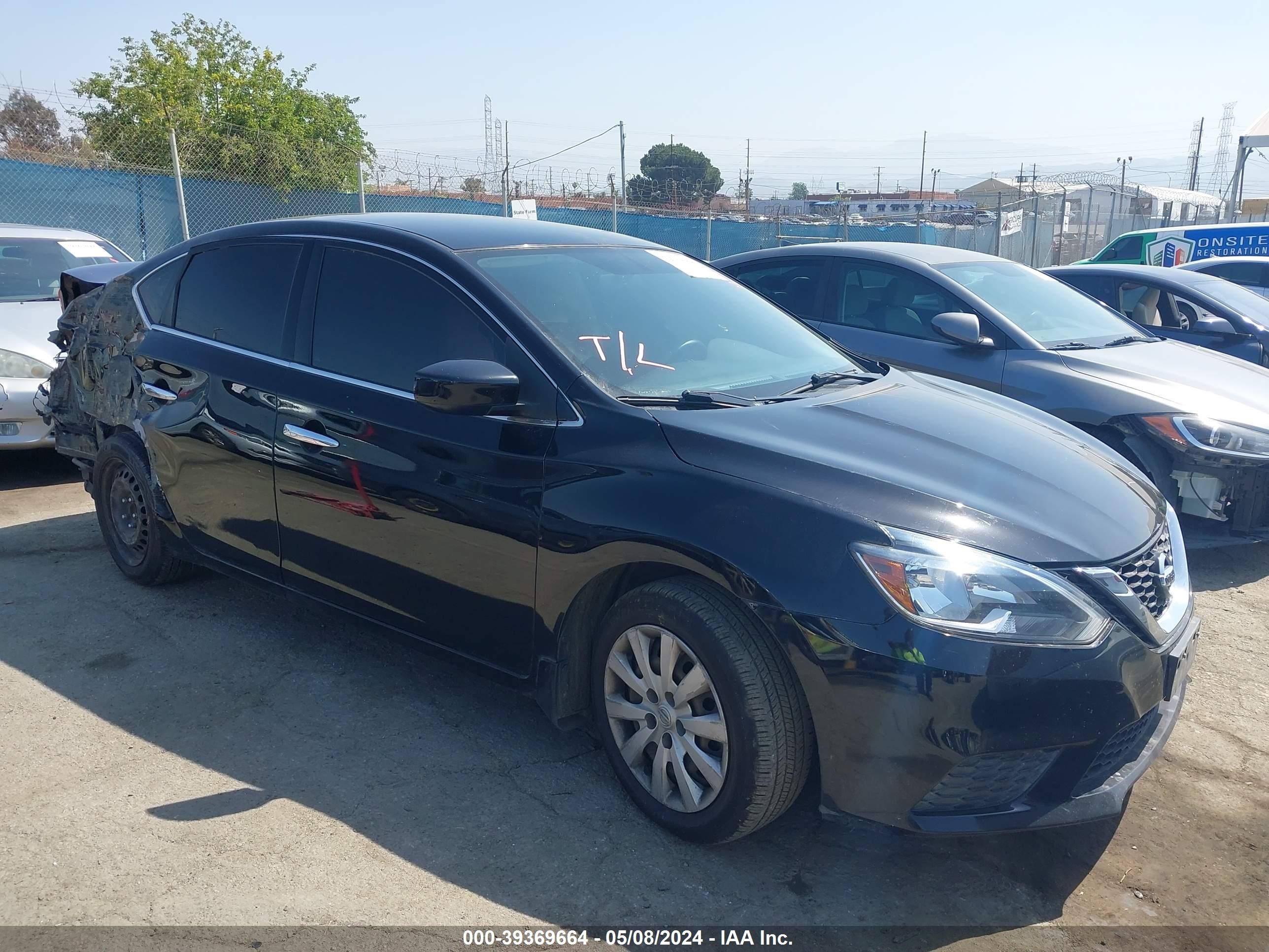 NISSAN SENTRA 2017 3n1ab7apxhy205221