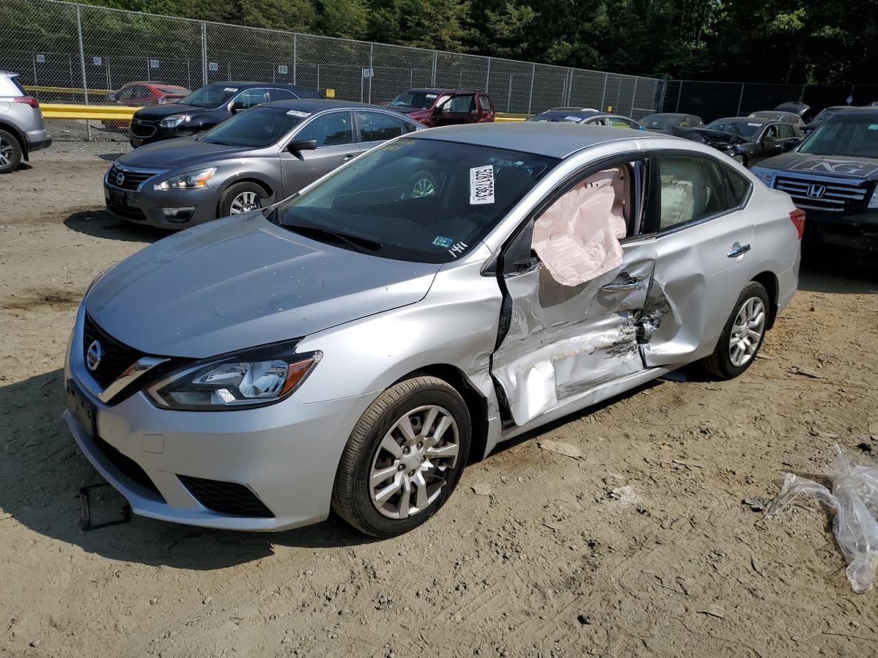 NISSAN SENTRA 2017 3n1ab7apxhy217515