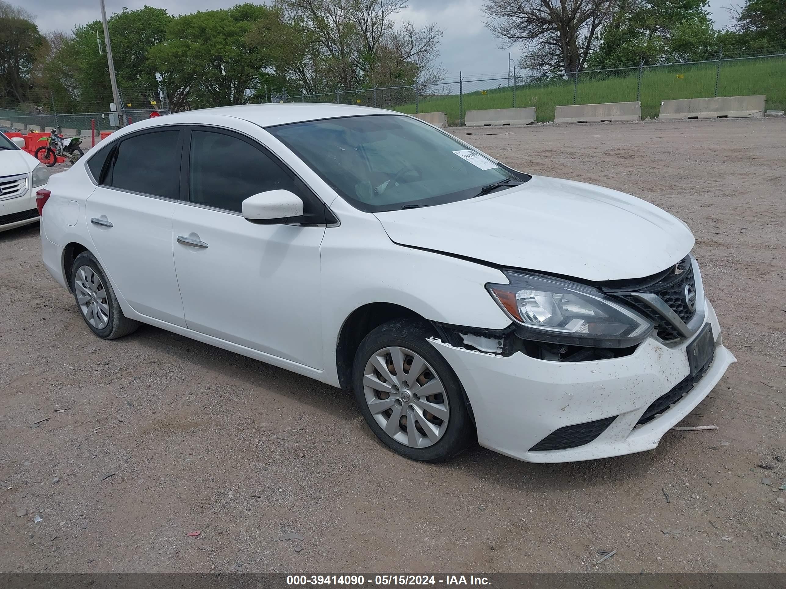 NISSAN SENTRA 2018 3n1ab7apxjy311464