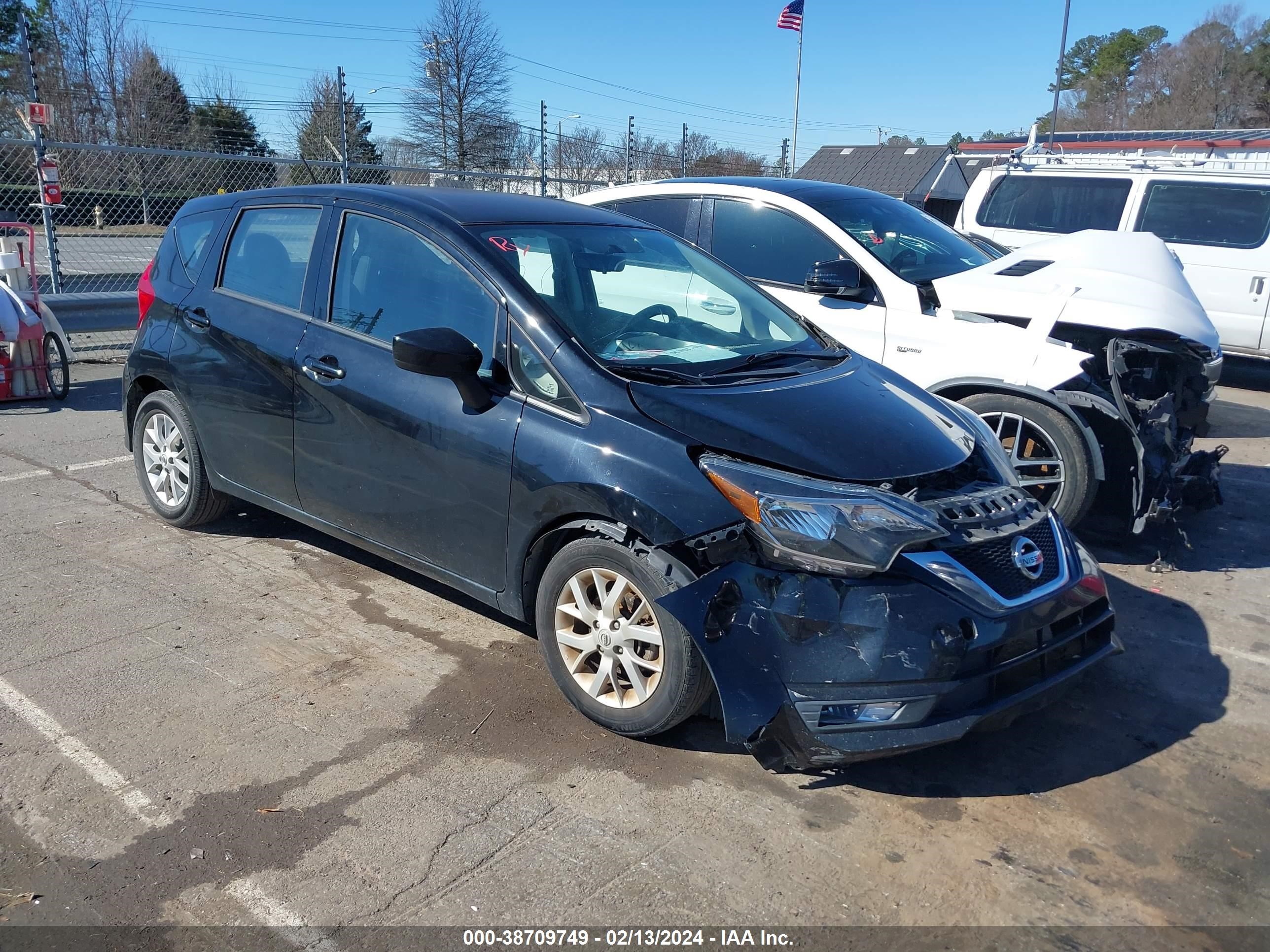 NISSAN VERSA 2018 3n1ce2cp5jl359838