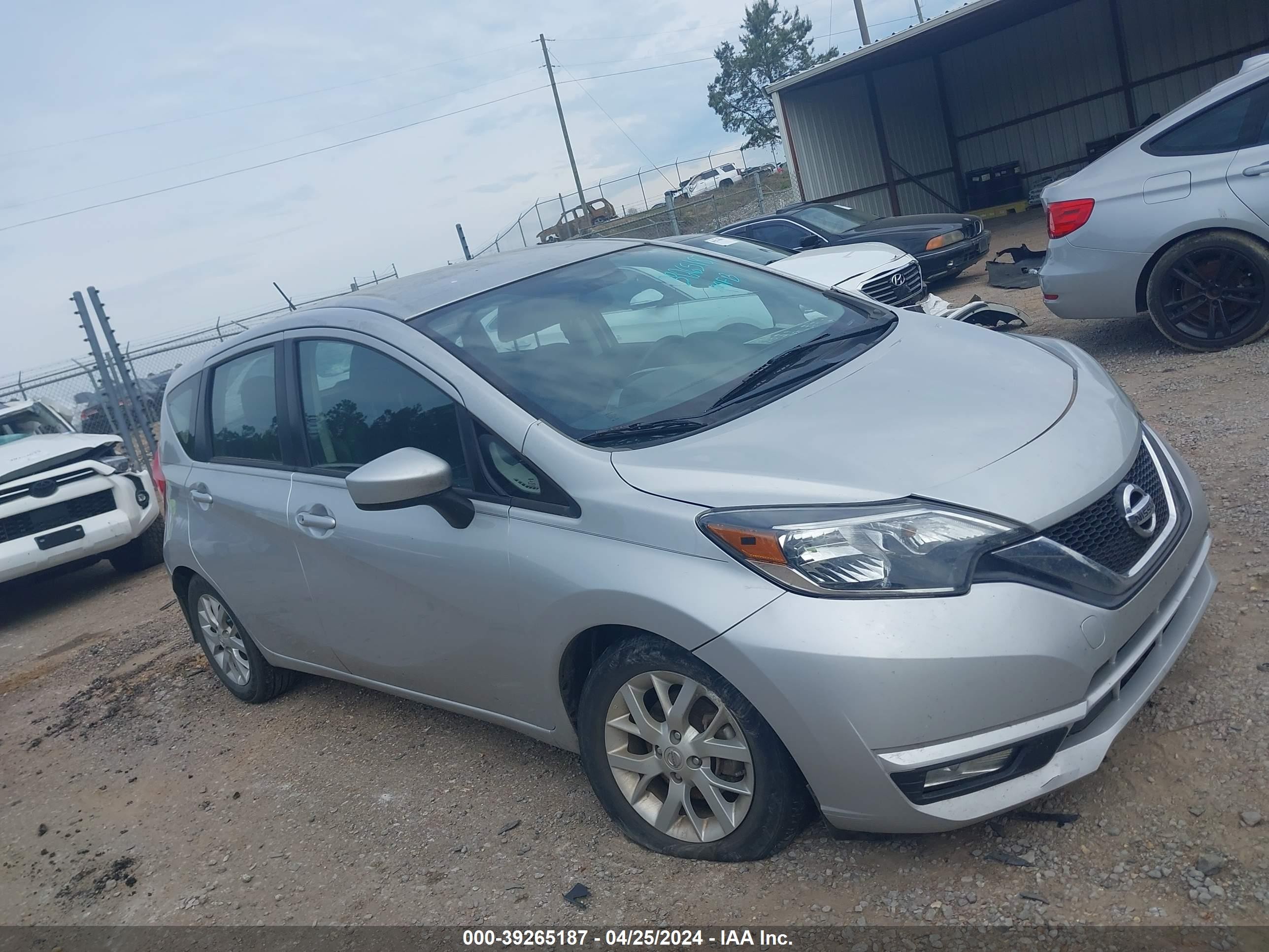 NISSAN VERSA 2018 3n1ce2cp7jl359615