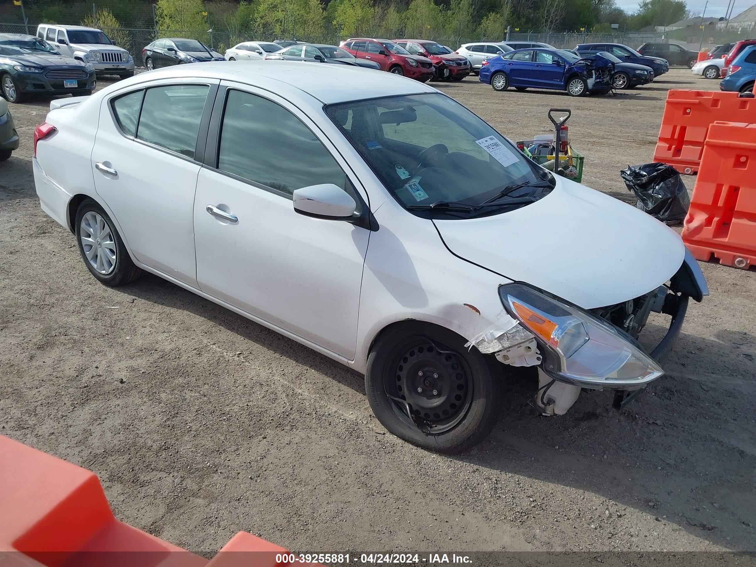 NISSAN VERSA 2018 3n1cn7ap0jk410460