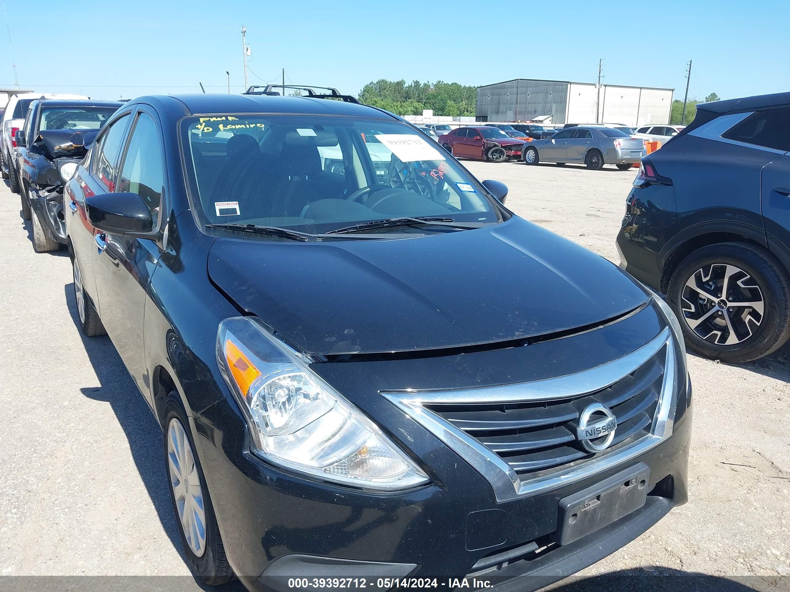 NISSAN VERSA 2019 3n1cn7ap0kl801359