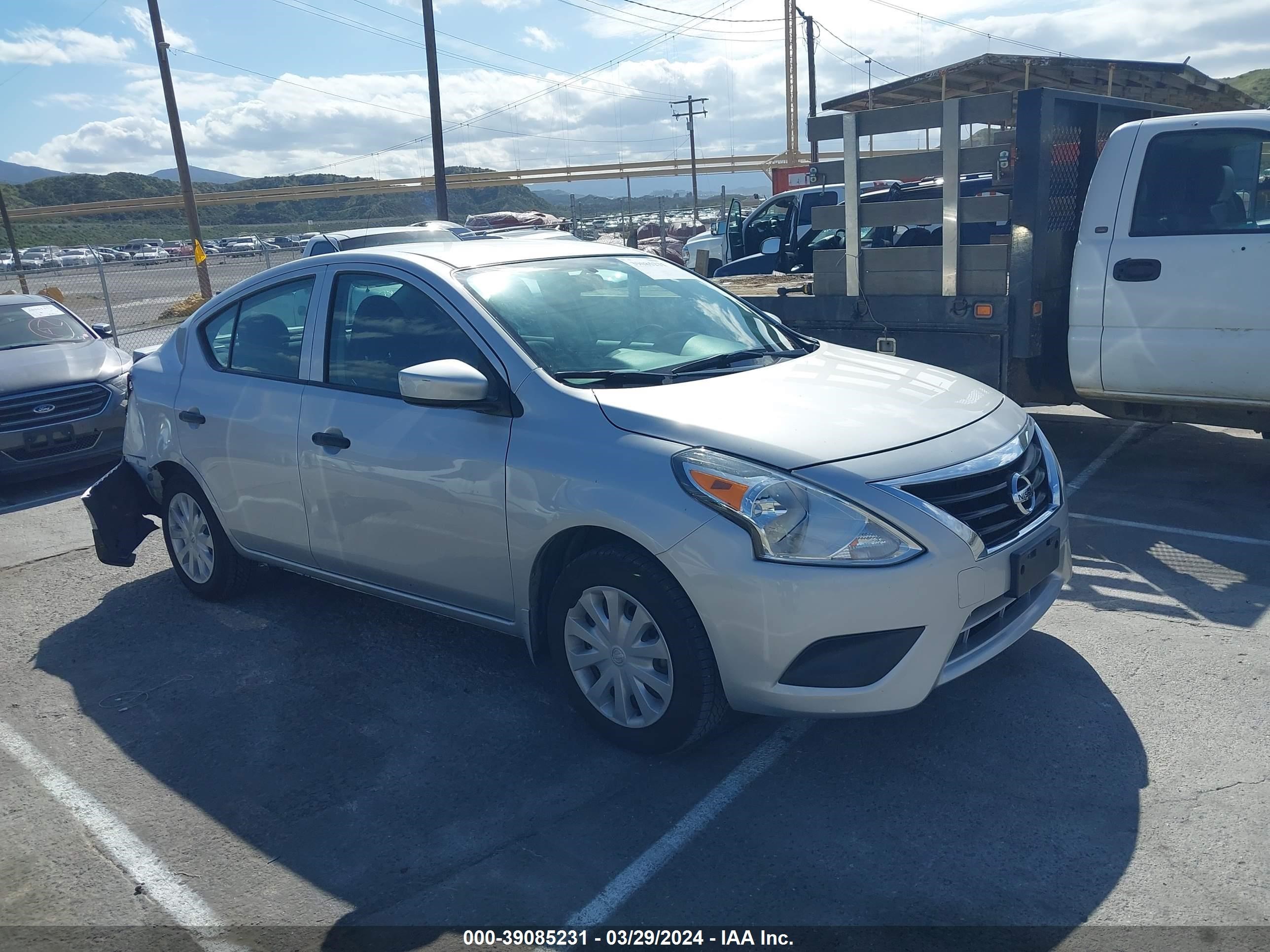 NISSAN VERSA 2019 3n1cn7ap0kl819764