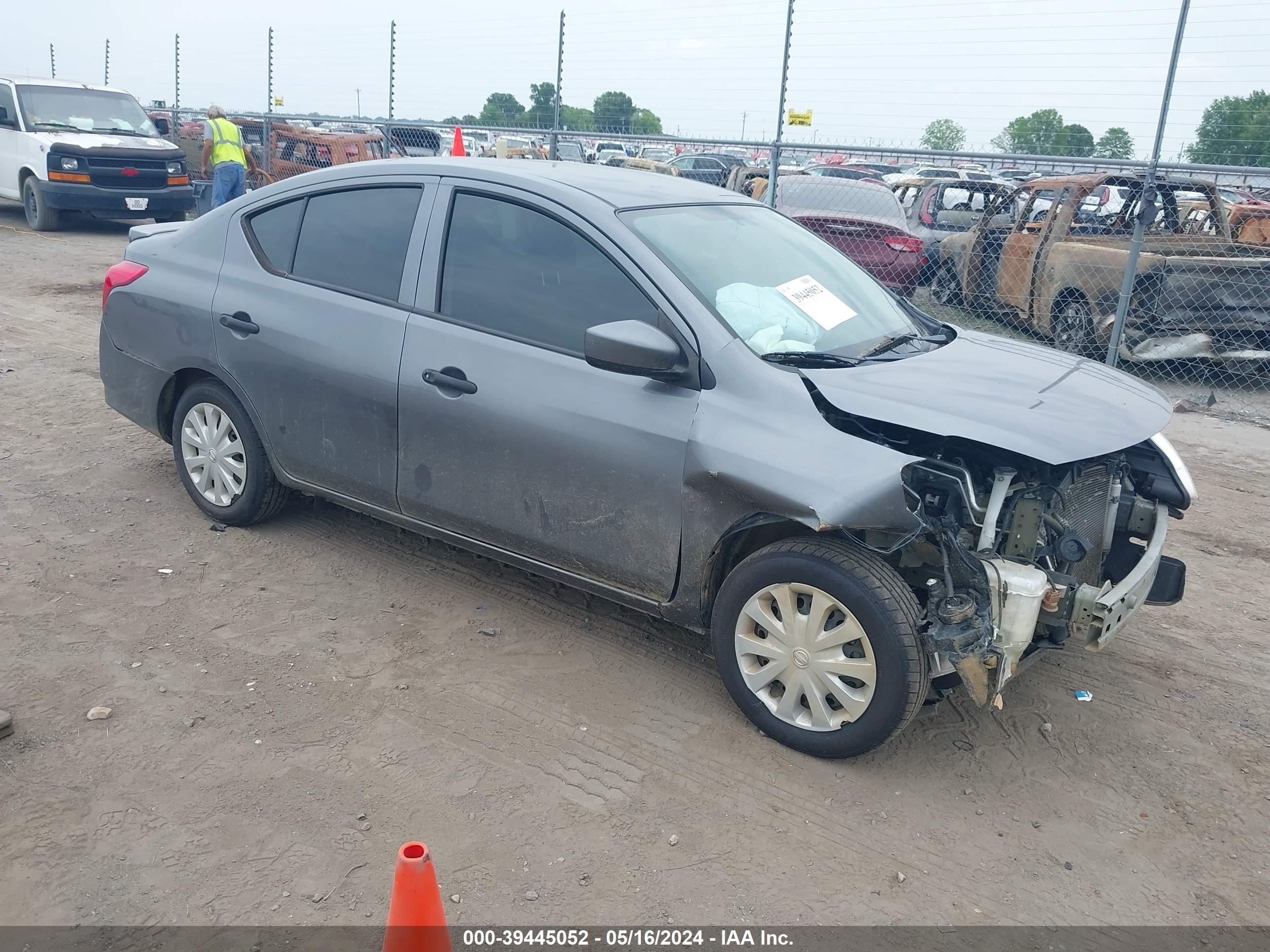 NISSAN VERSA 2019 3n1cn7ap0kl826486