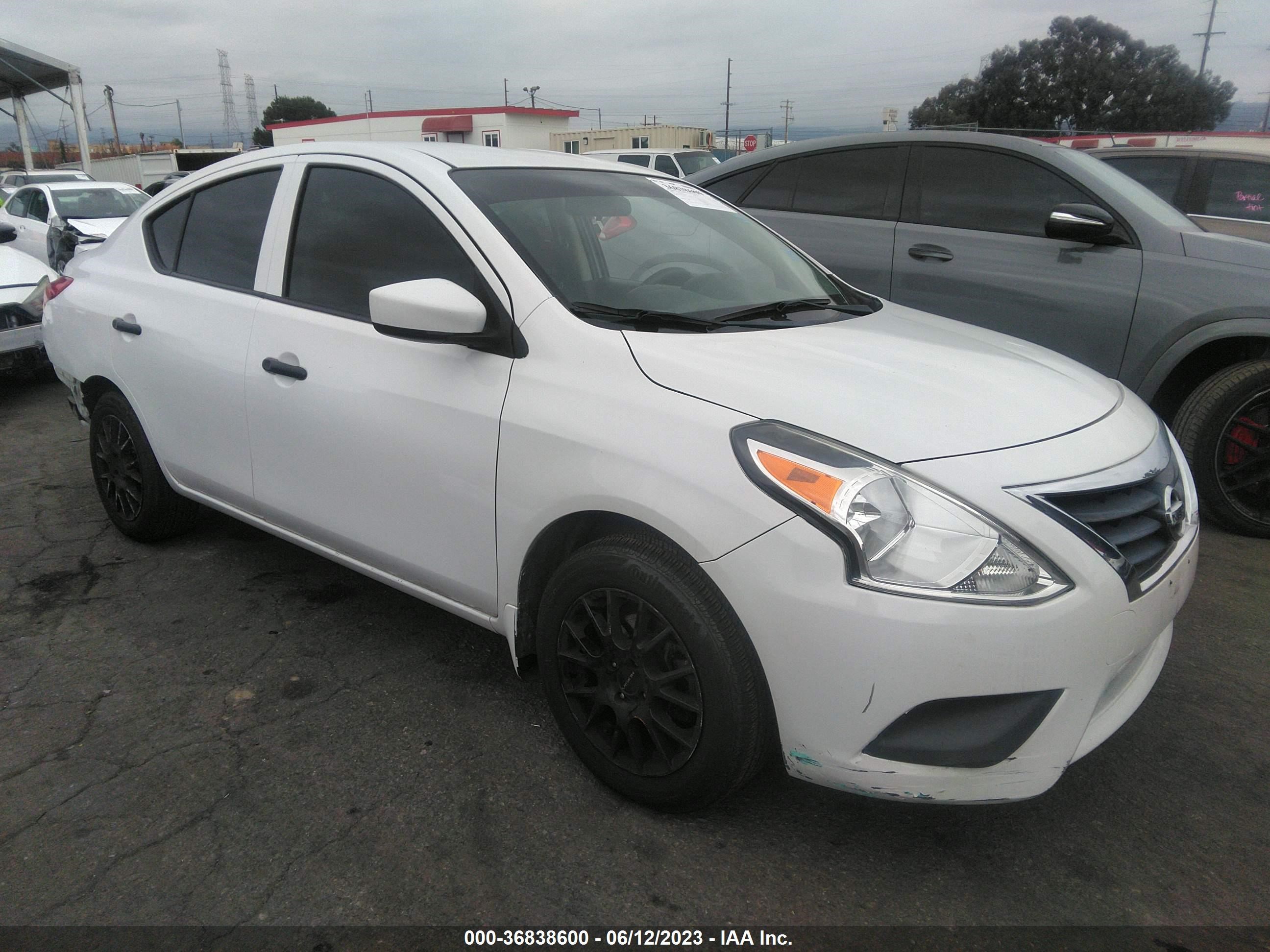 NISSAN VERSA 2016 3n1cn7ap1gl828755