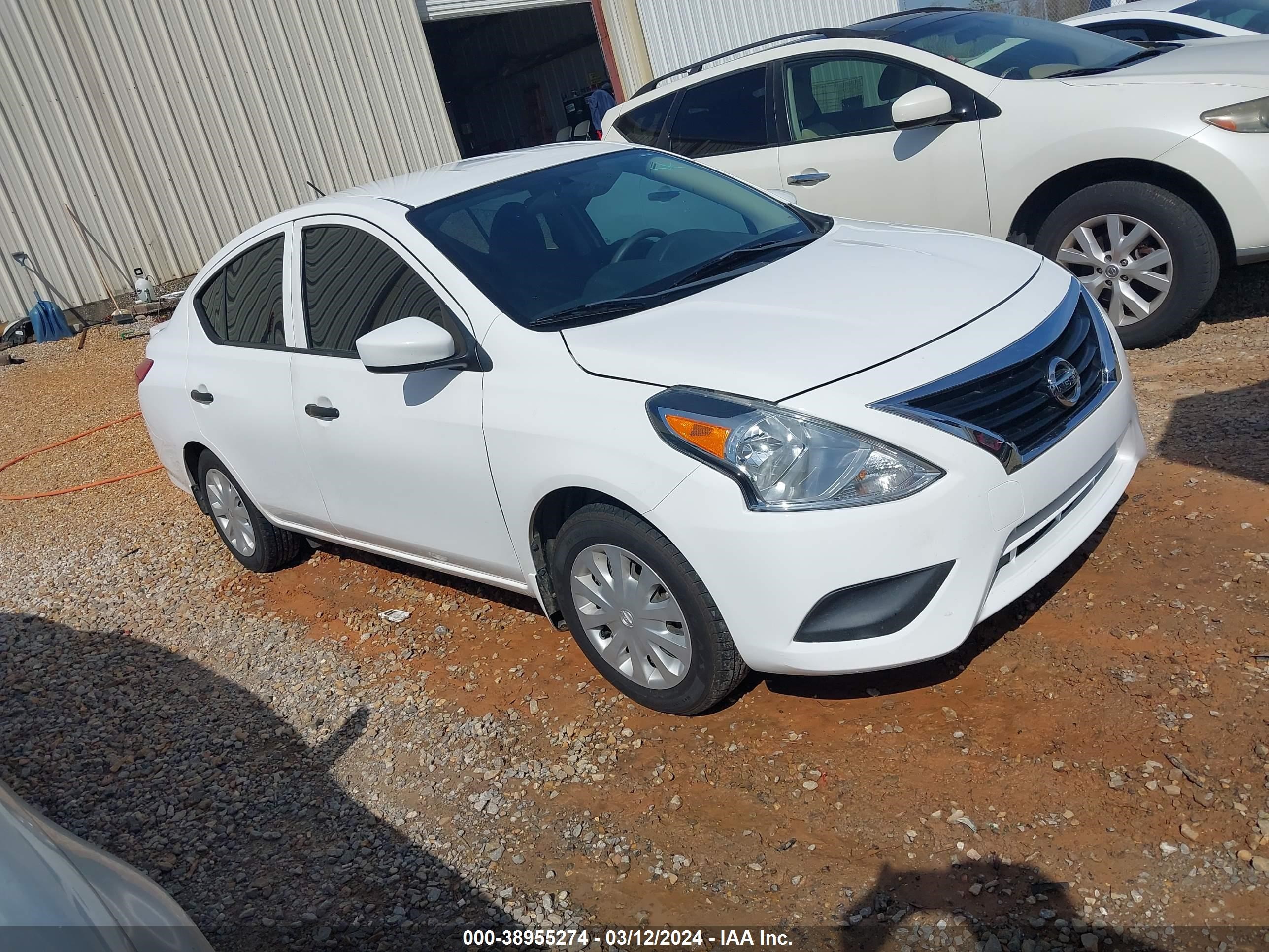 NISSAN VERSA 2017 3n1cn7ap1hl893445