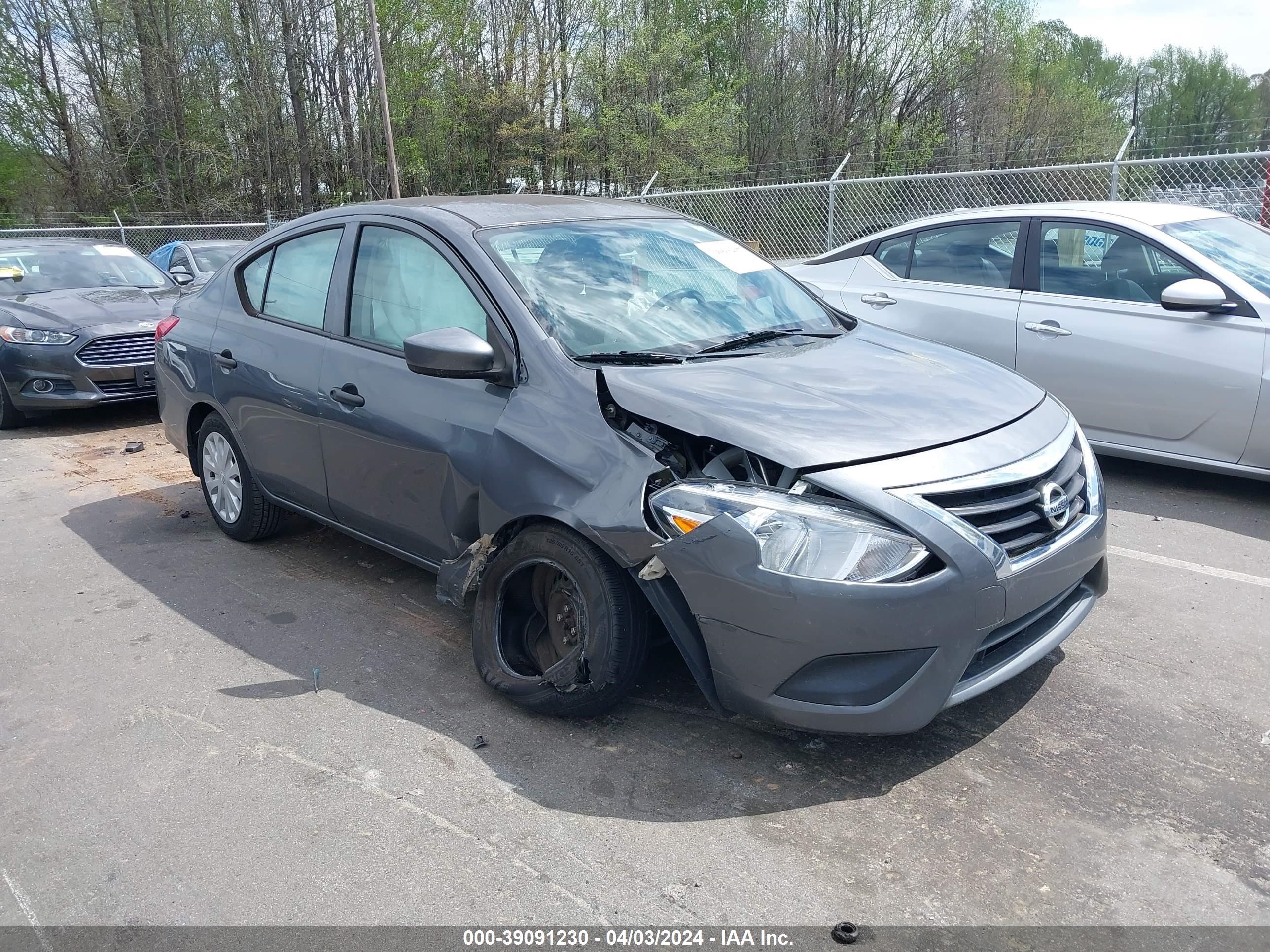 NISSAN VERSA 2018 3n1cn7ap1jl808156