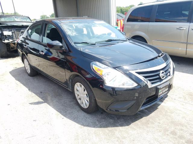 NISSAN VERSA S 2018 3n1cn7ap1jl811042