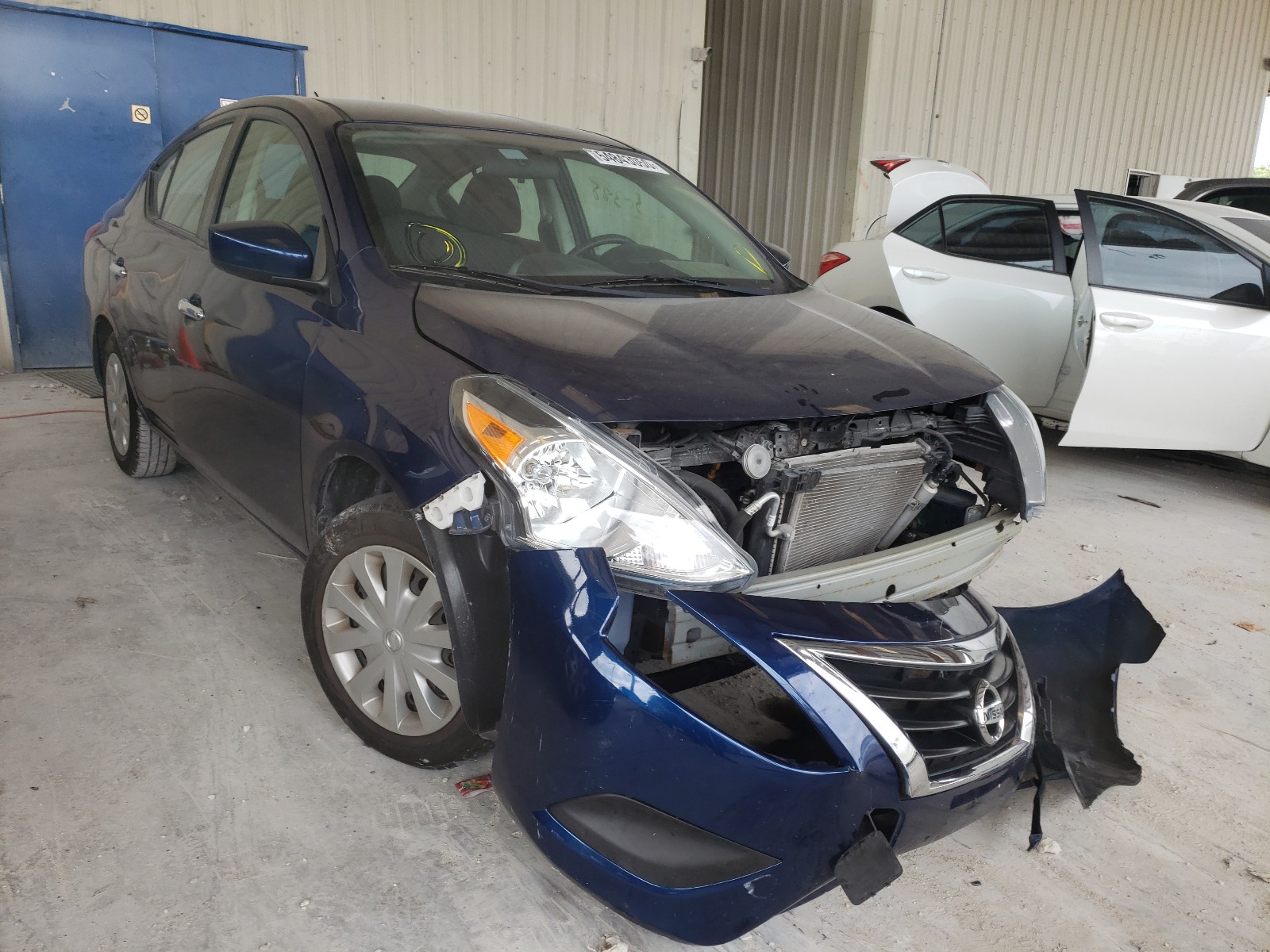 NISSAN VERSA S 2018 3n1cn7ap1jl835325