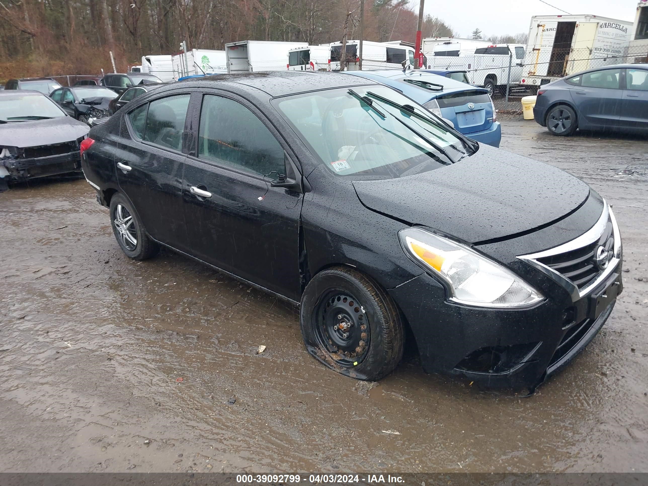 NISSAN VERSA 2019 3n1cn7ap1kl824651