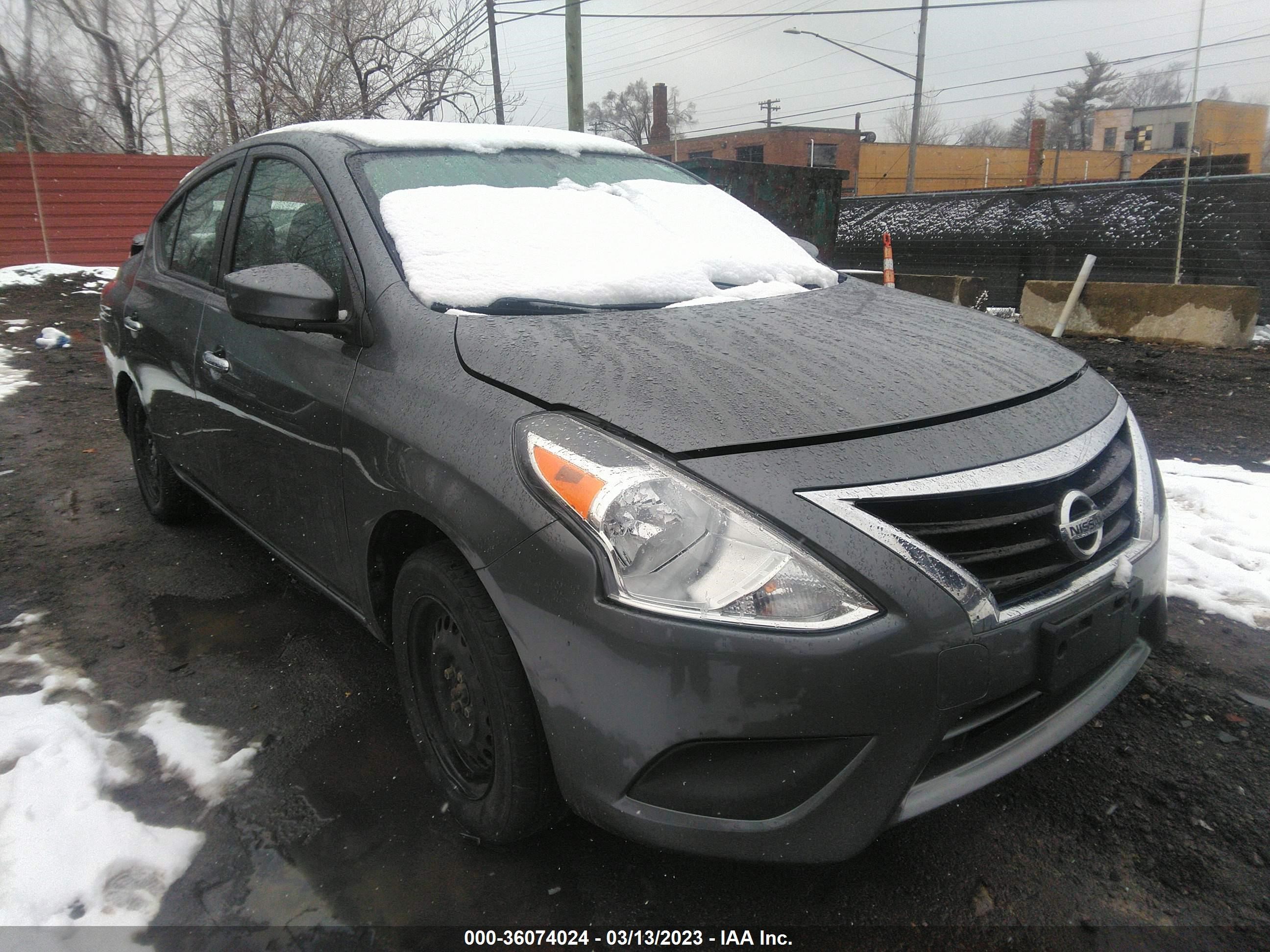 NISSAN VERSA 2018 3n1cn7ap2jl822888