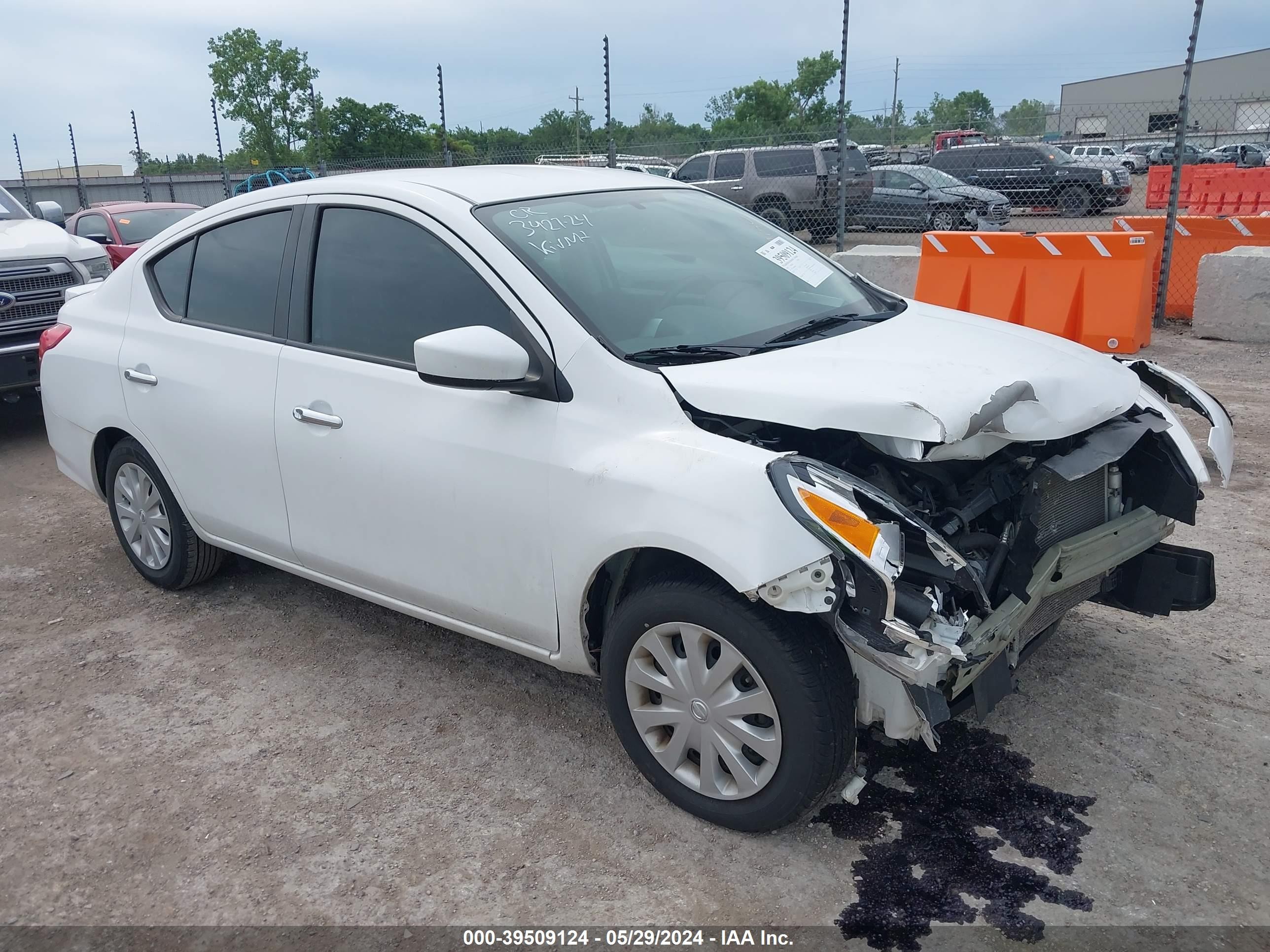 NISSAN VERSA 2019 3n1cn7ap2kl880243