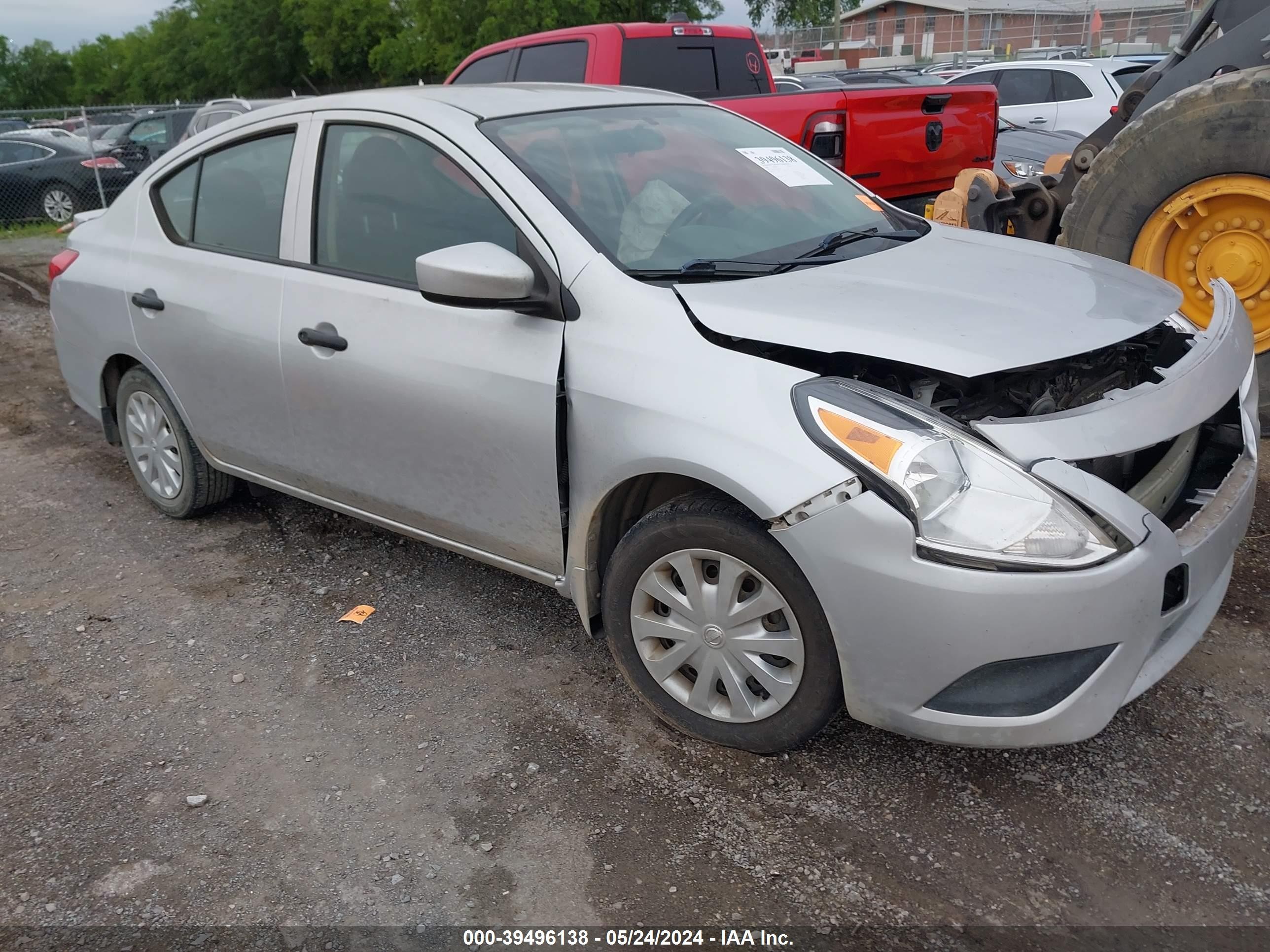 NISSAN VERSA 2018 3n1cn7ap3jl810135