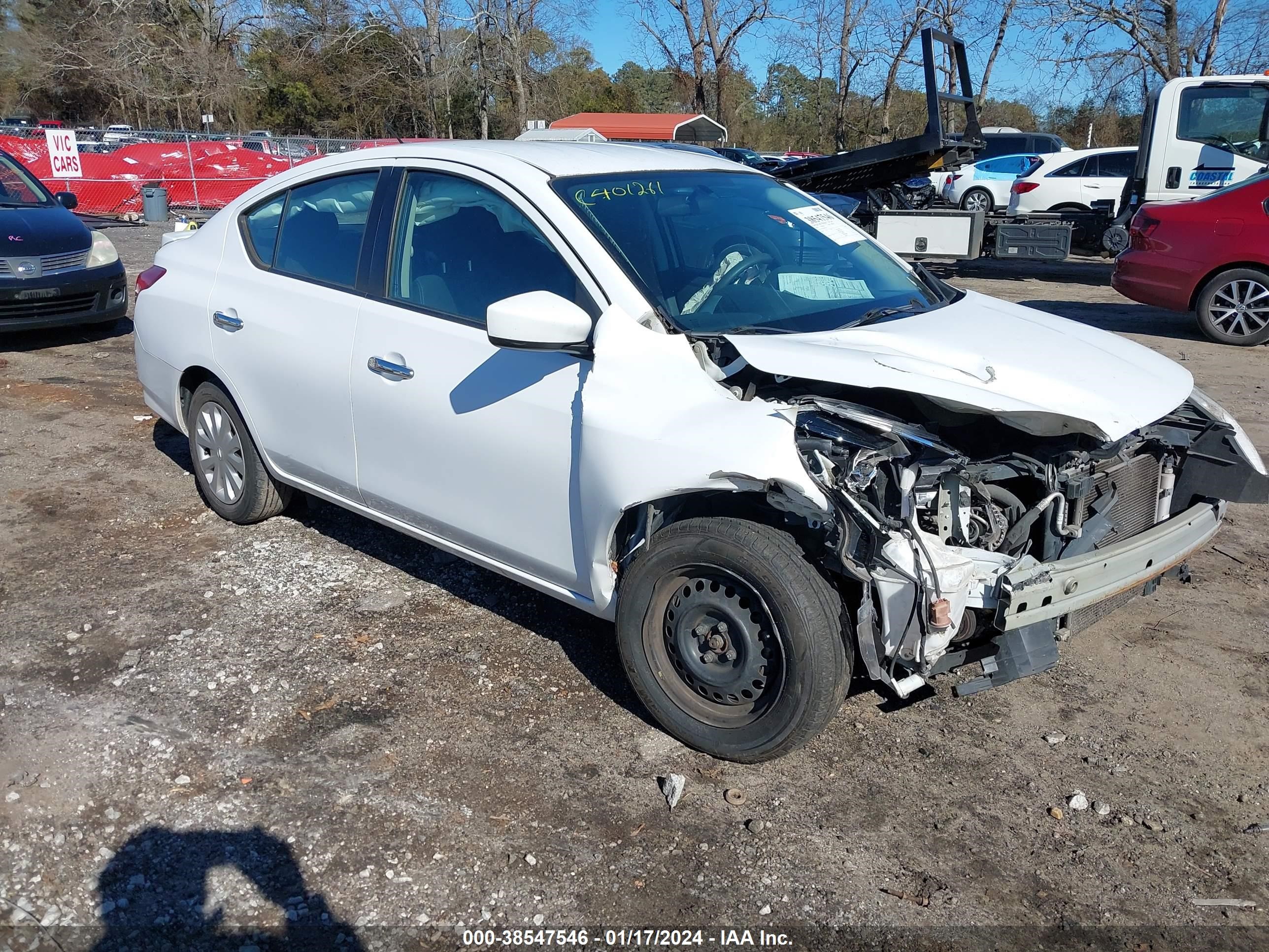 NISSAN VERSA 2018 3n1cn7ap3jl822642