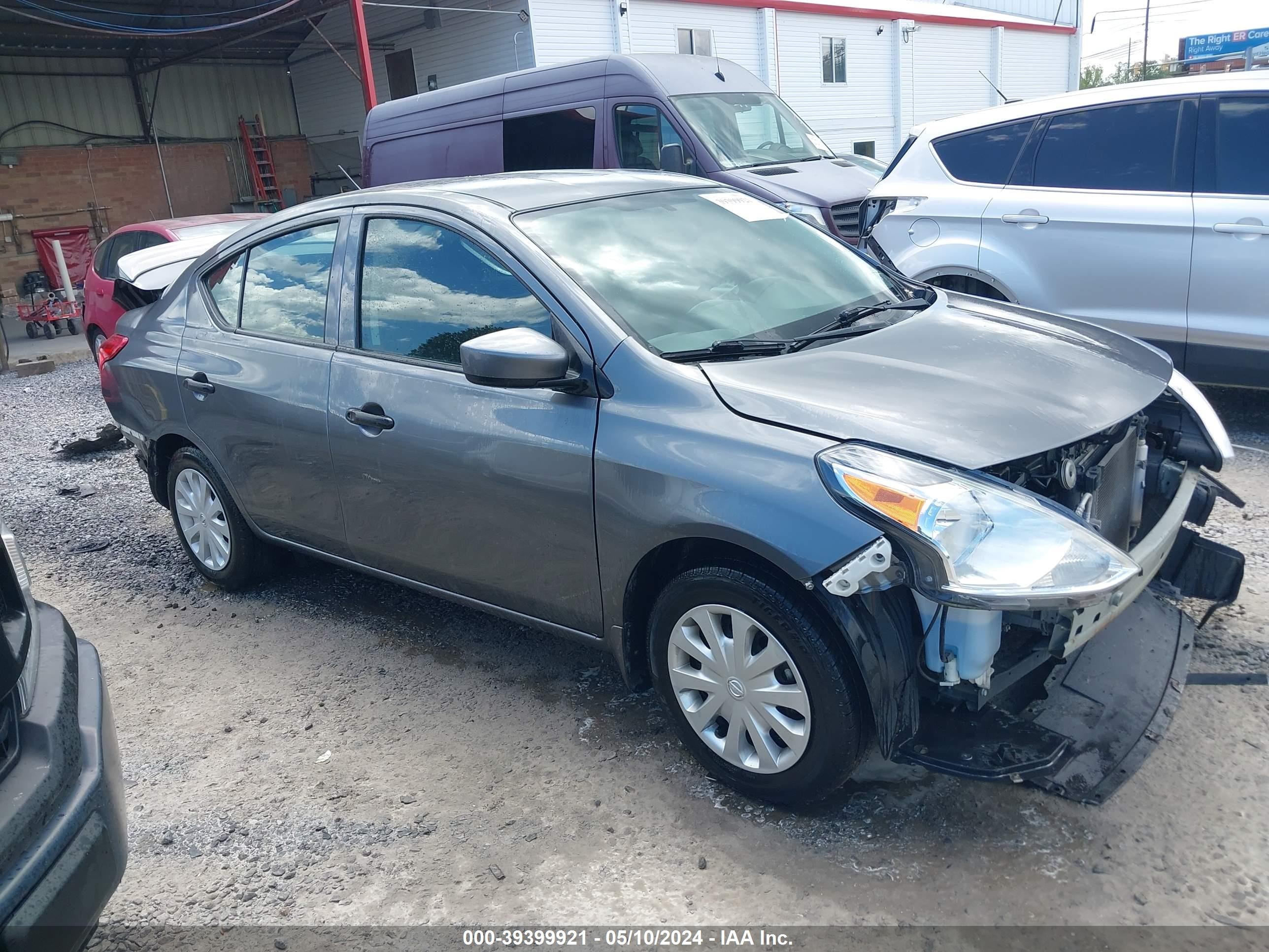 NISSAN VERSA 2018 3n1cn7ap3jl833575