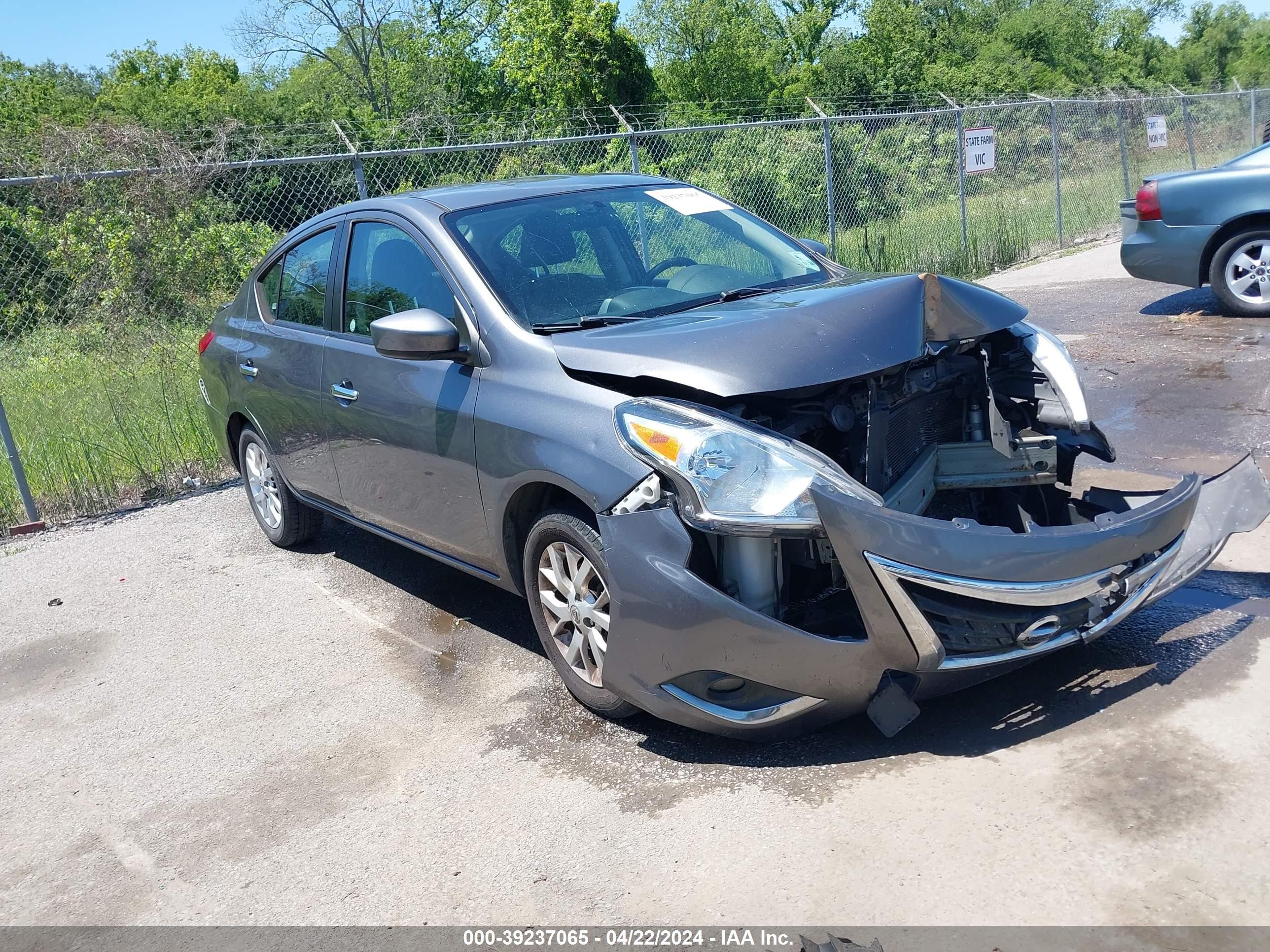 NISSAN VERSA 2018 3n1cn7ap3jl859903