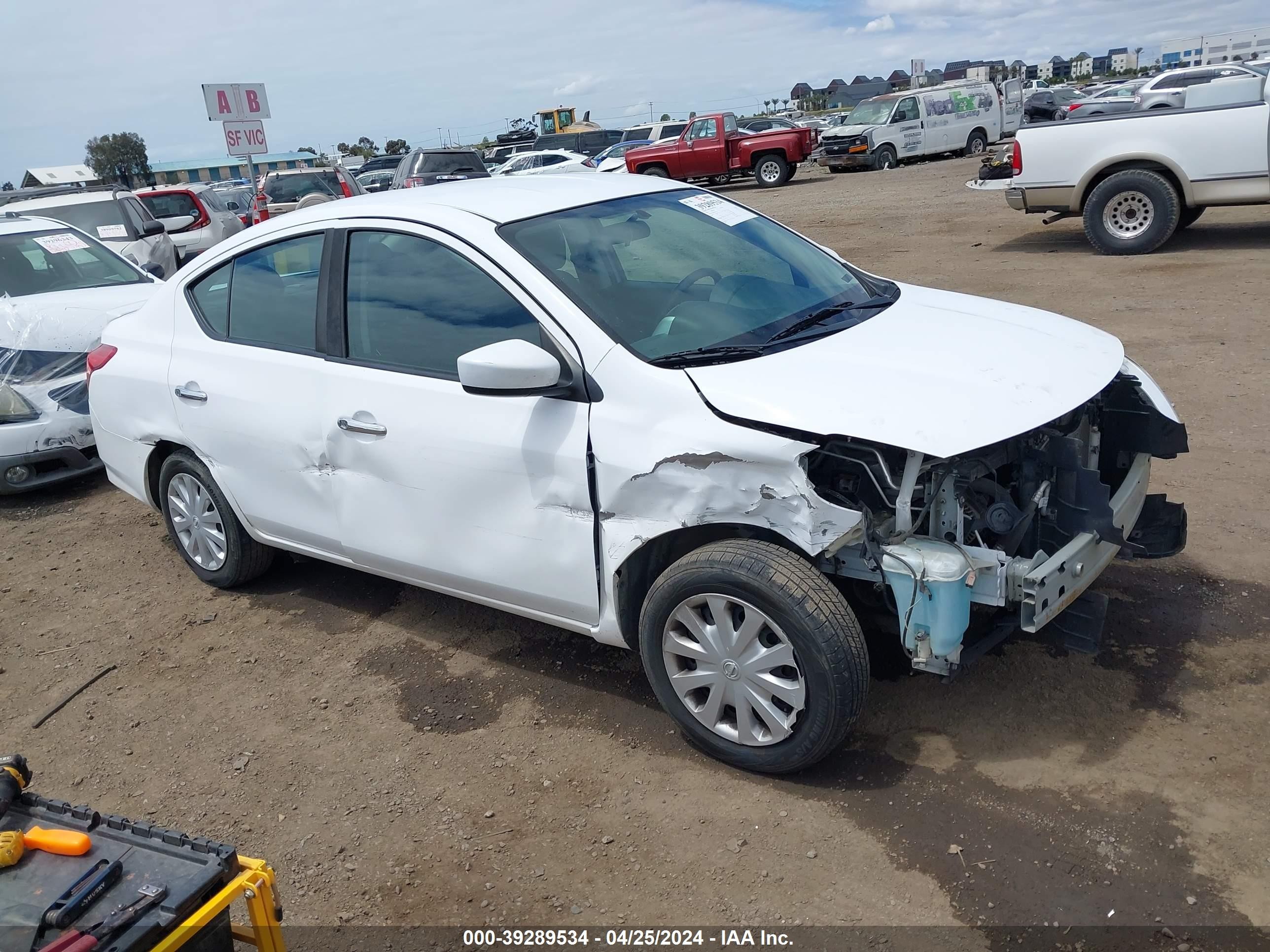 NISSAN VERSA 2018 3n1cn7ap3jl882548