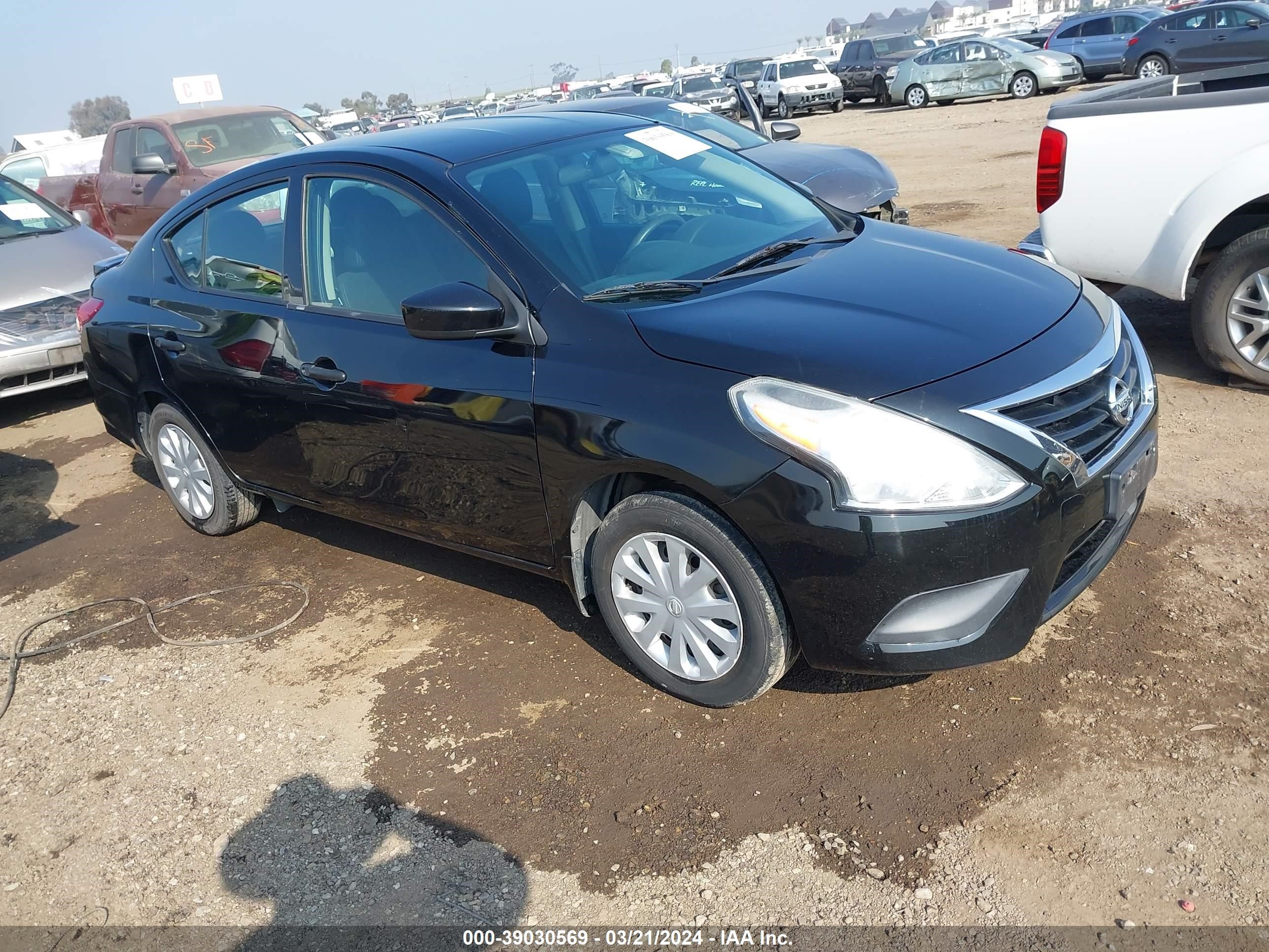 NISSAN VERSA 2018 3n1cn7ap3jl883795