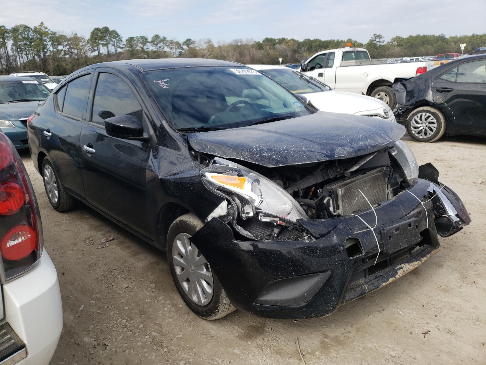 NISSAN VERSA S 2019 3n1cn7ap3kl873513